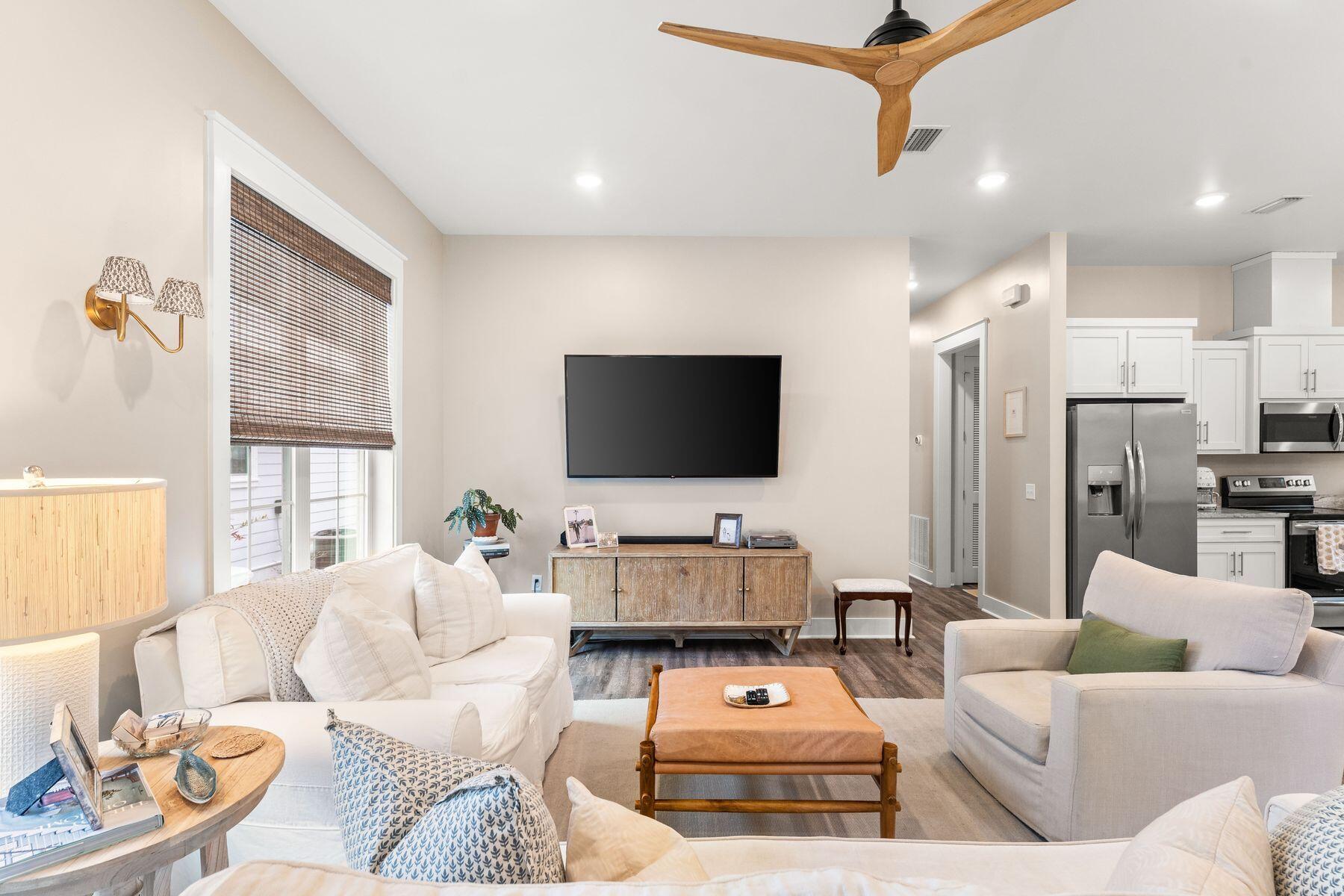 MAGNOLIA BEACH - Residential