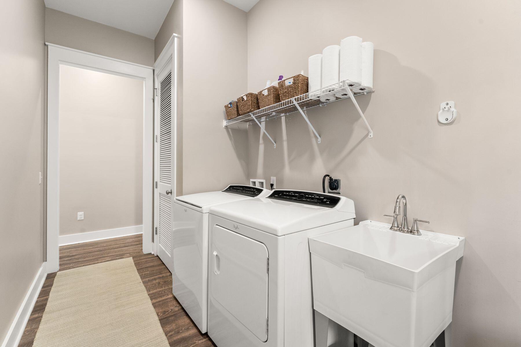 MAGNOLIA BEACH - Residential