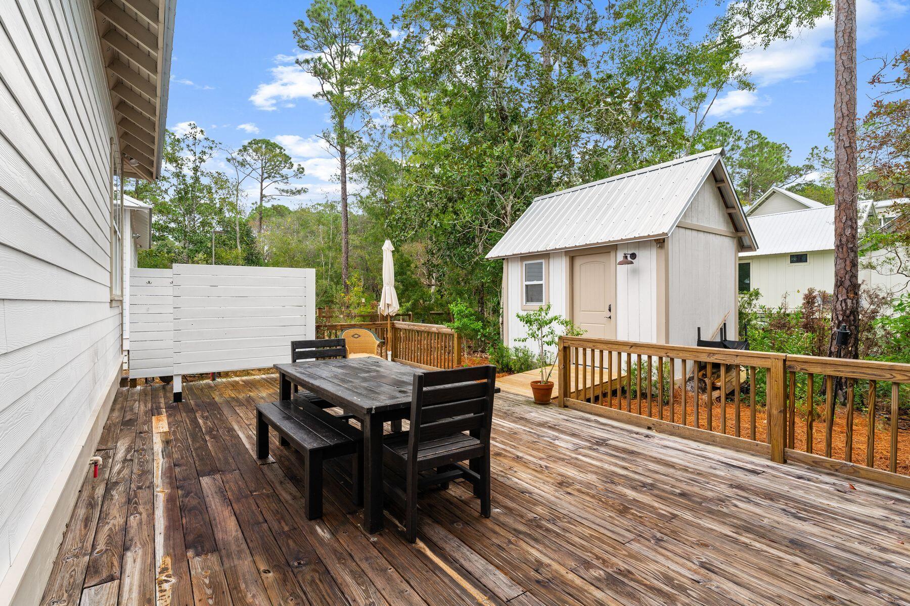 MAGNOLIA BEACH - Residential