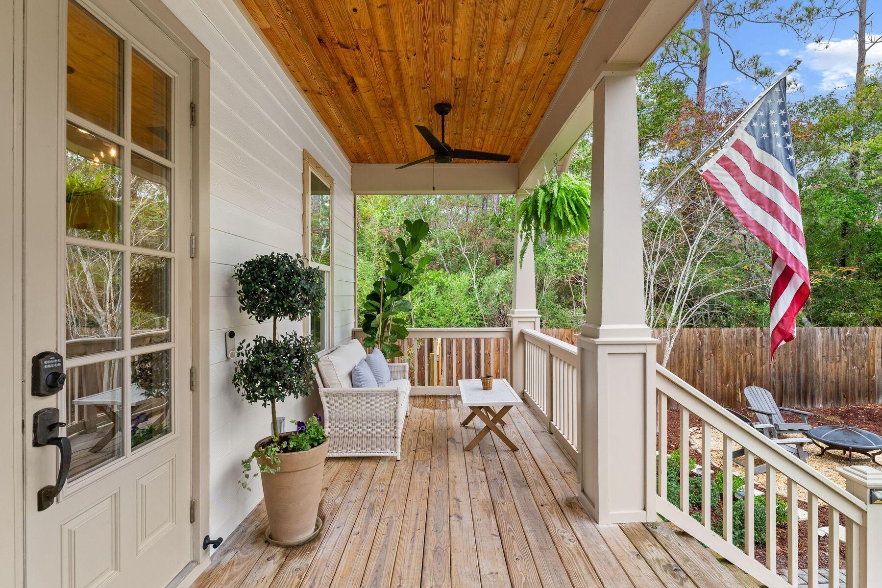 MAGNOLIA BEACH - Residential