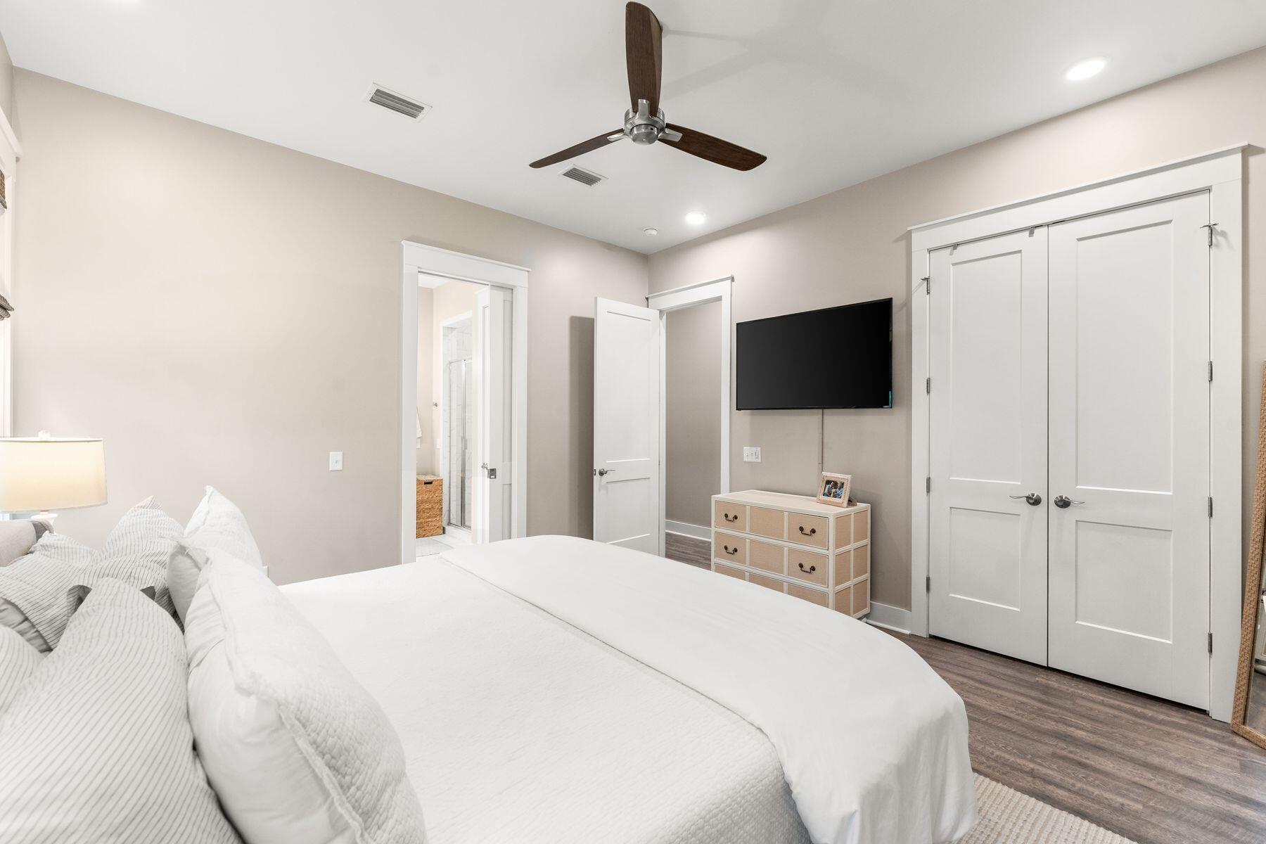 MAGNOLIA BEACH - Residential