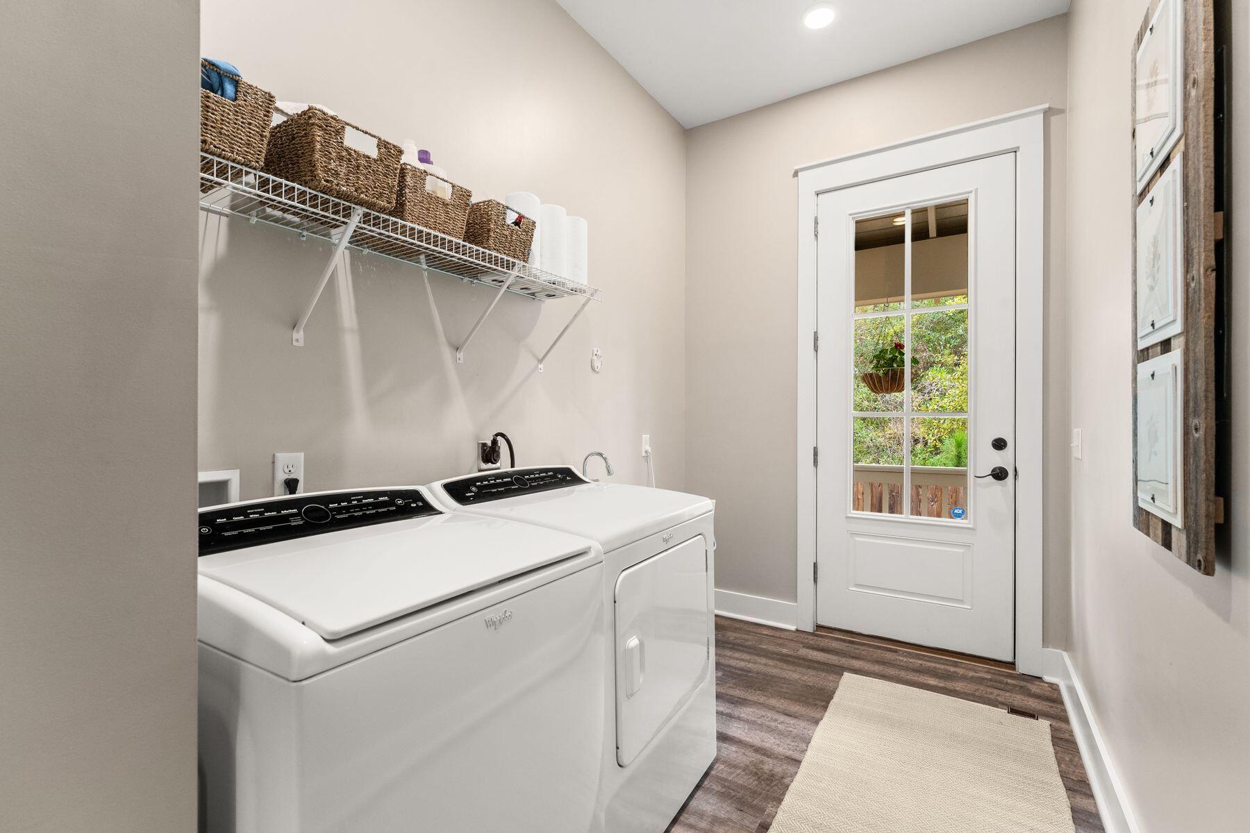 MAGNOLIA BEACH - Residential