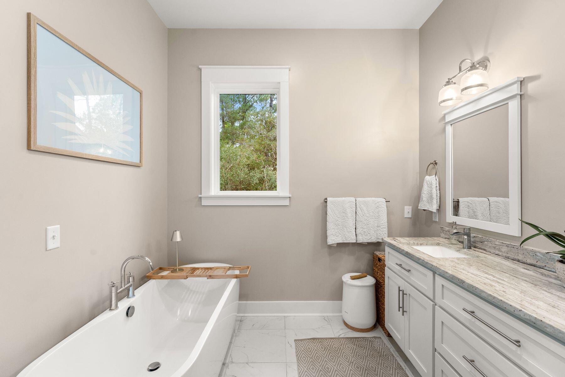 MAGNOLIA BEACH - Residential