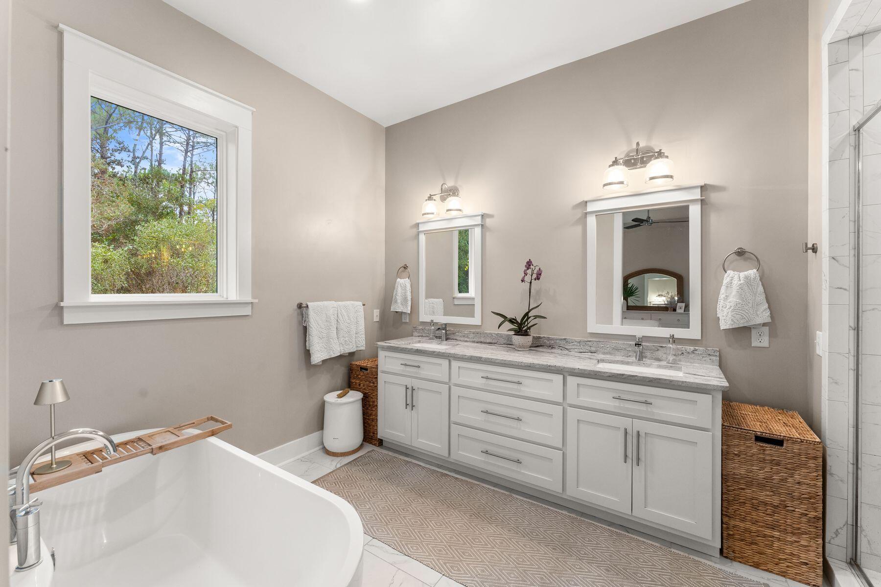 MAGNOLIA BEACH - Residential