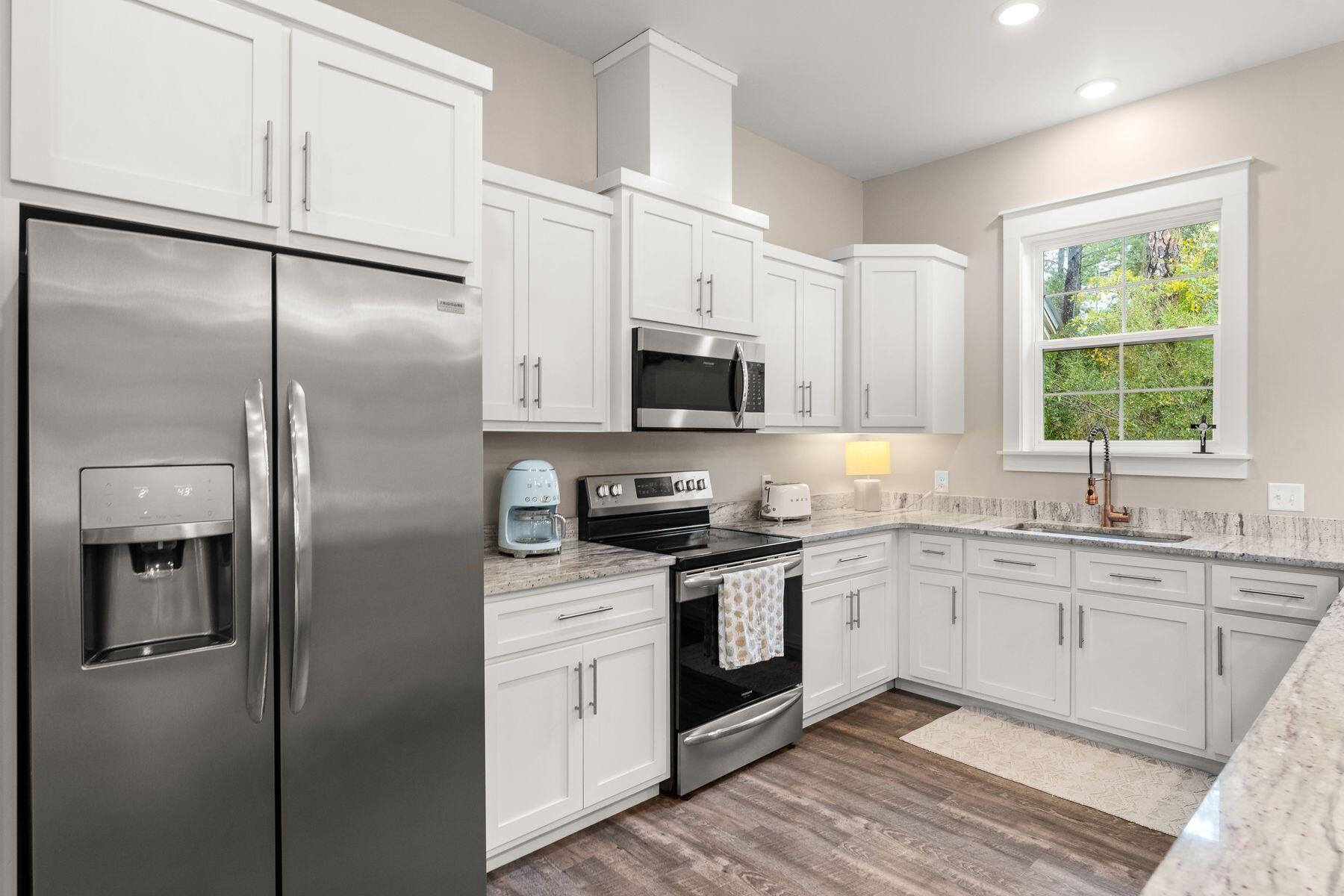 MAGNOLIA BEACH - Residential