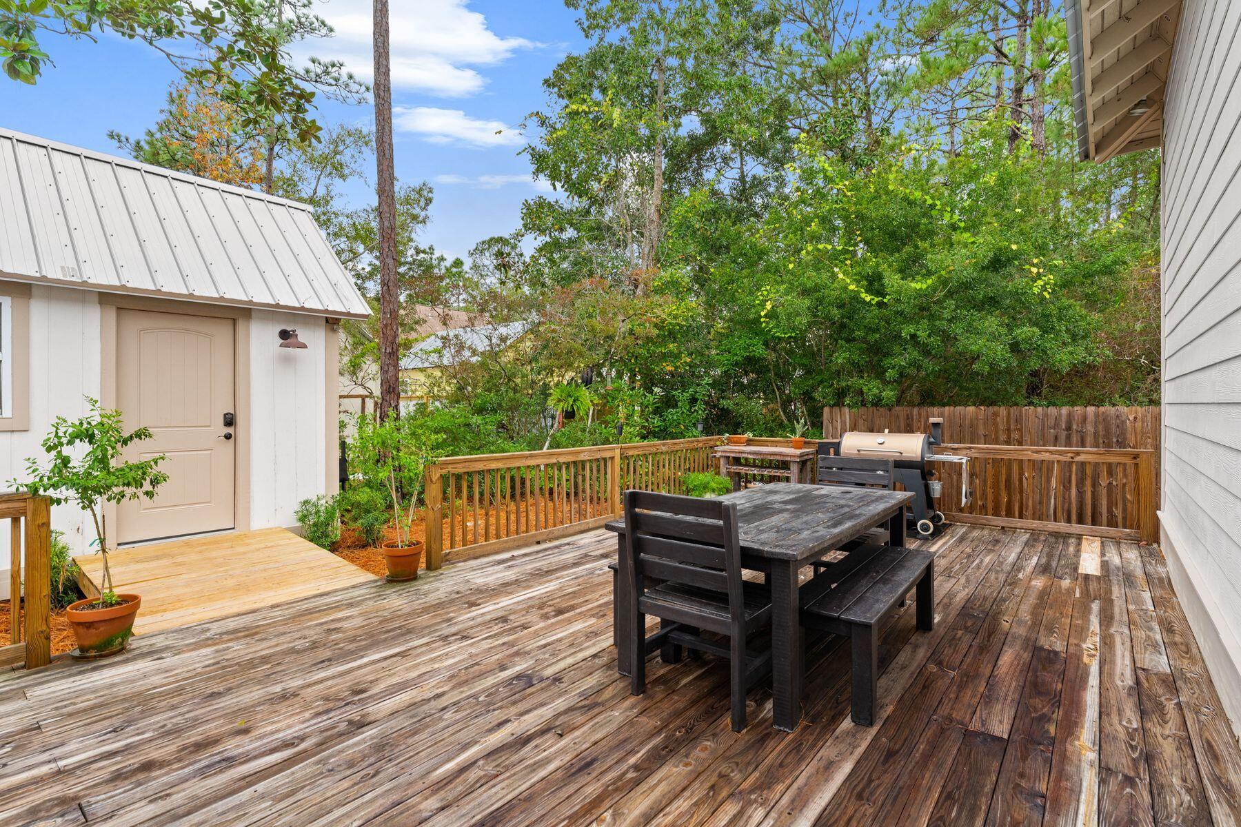 MAGNOLIA BEACH - Residential