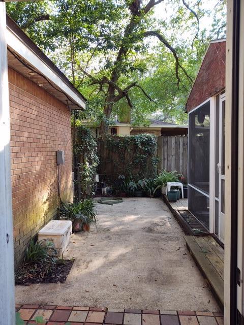 BAYOU WOODS 4TH ADDN LOT 16 - Residential