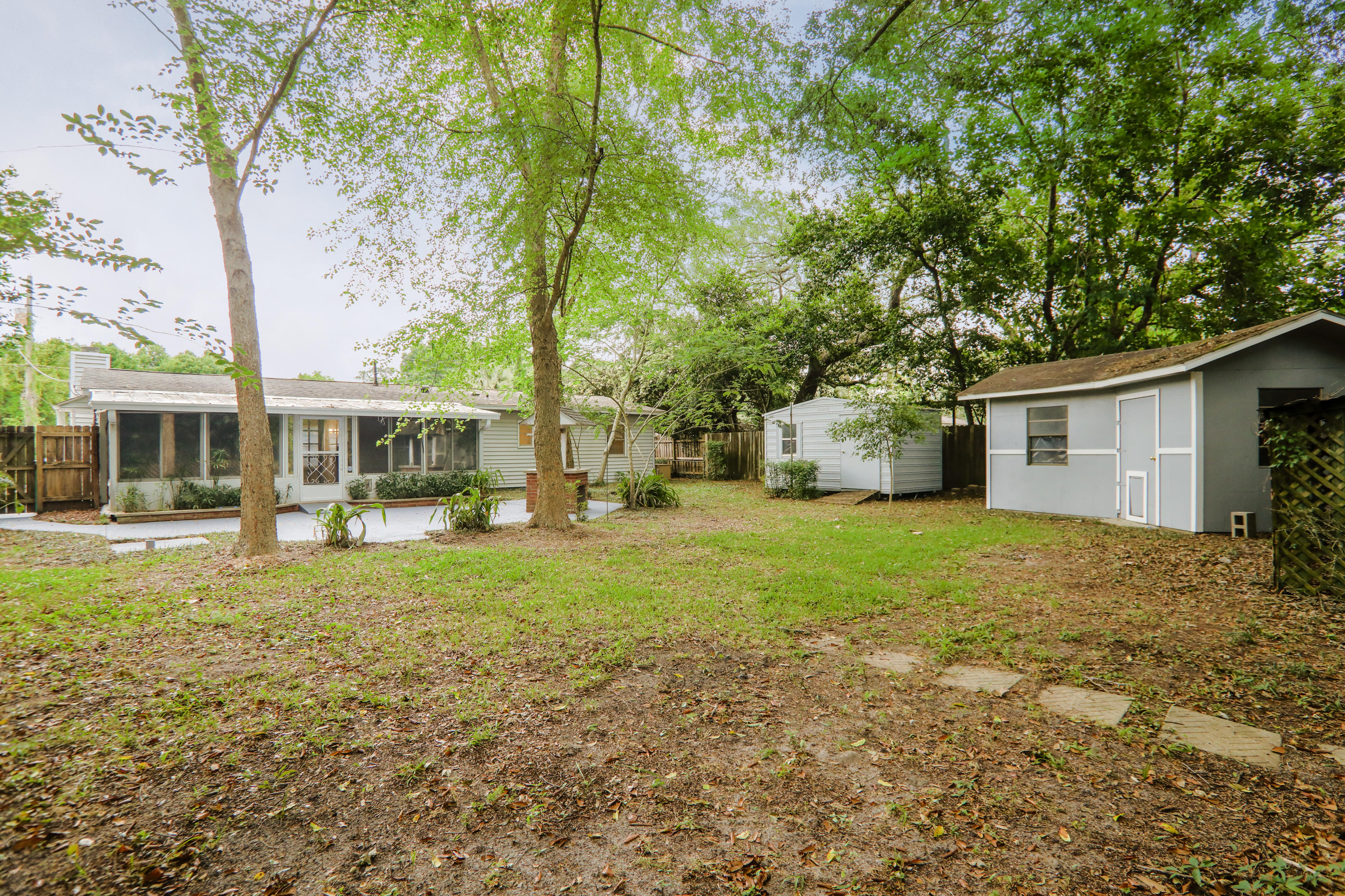 GARNIERS ADDS 1-7 (242208.00) - Residential