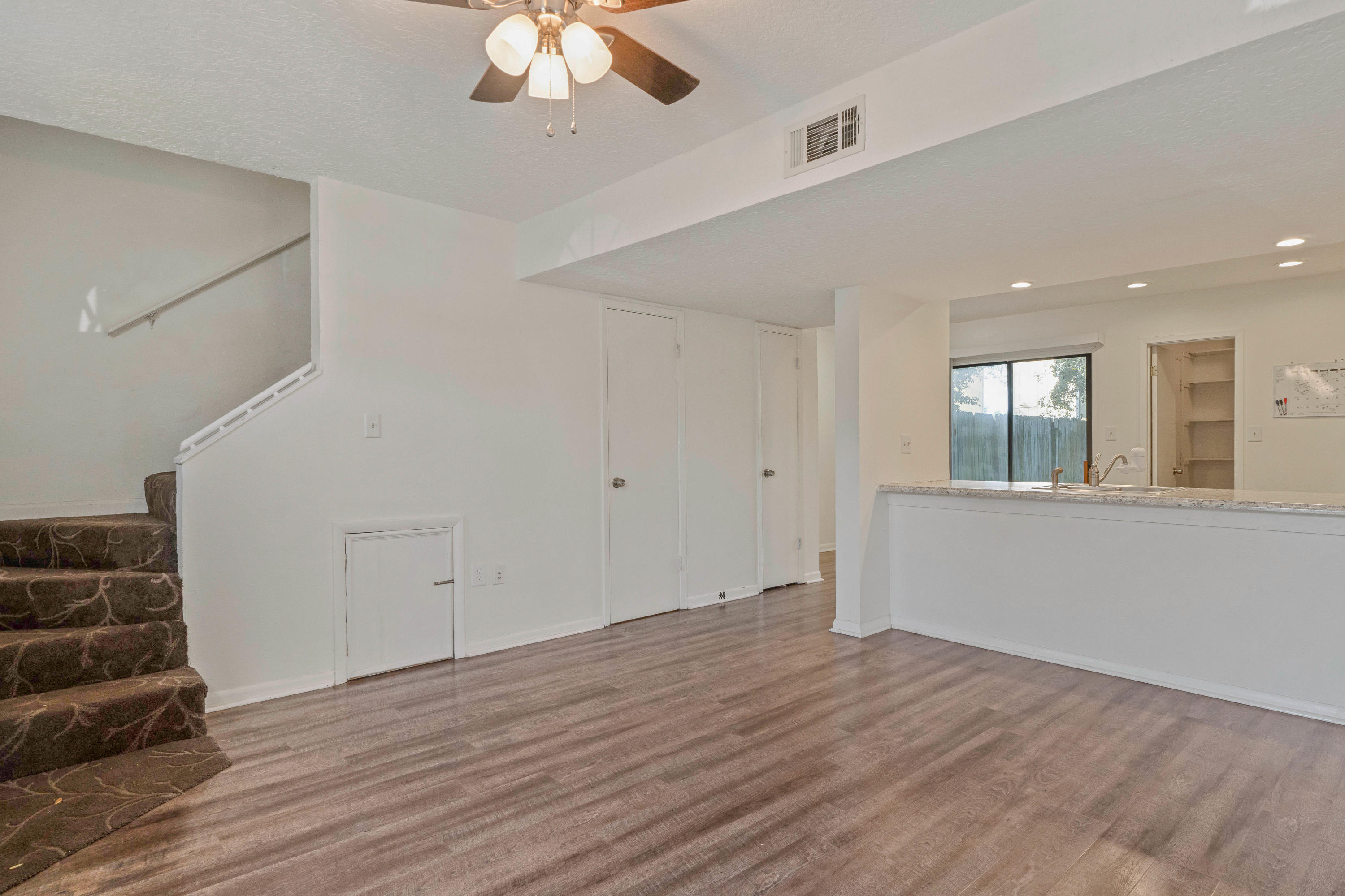 Viking Manor Ph 1 - Residential