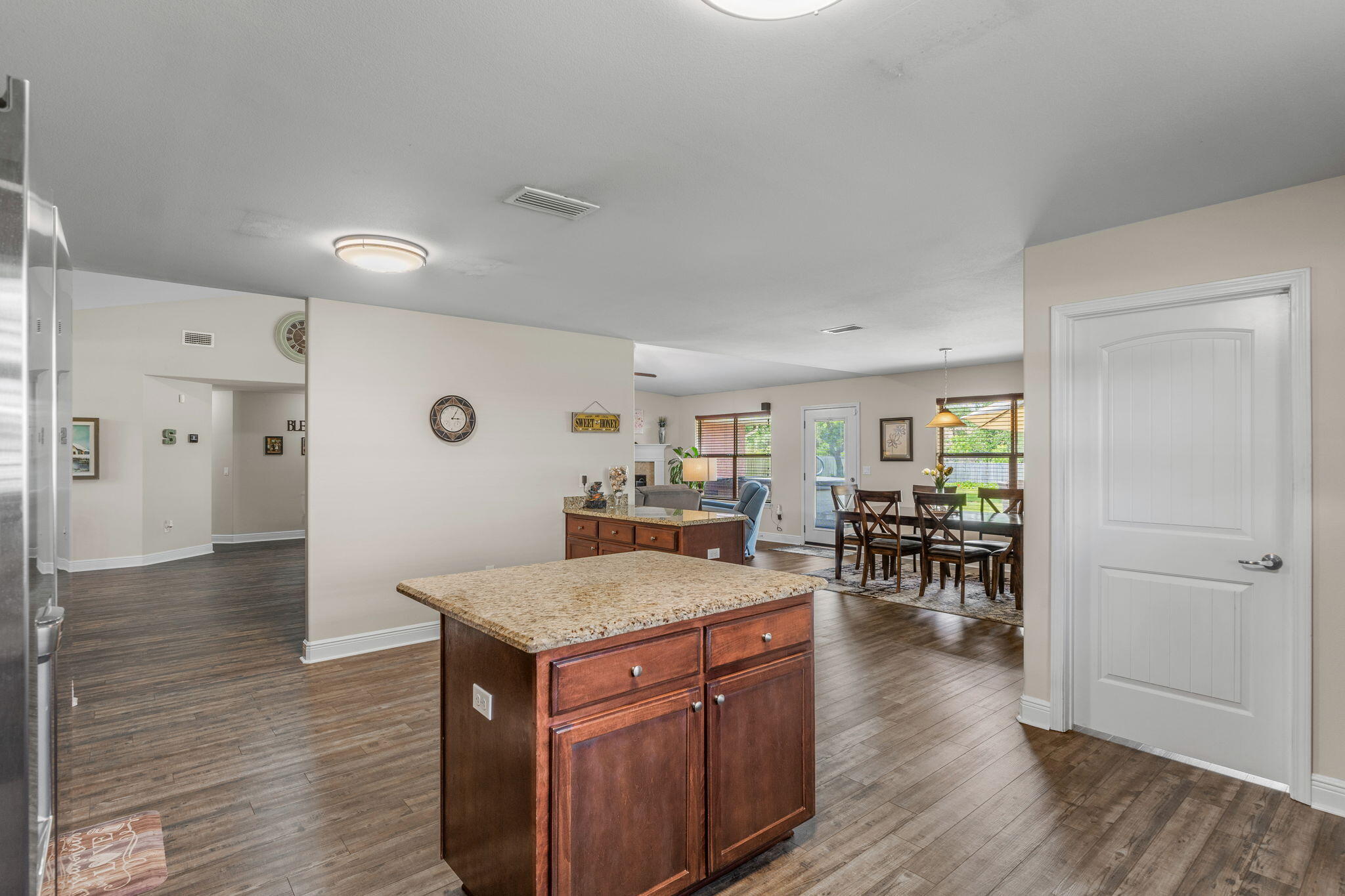 HOLLEY BY THE SEA - Residential