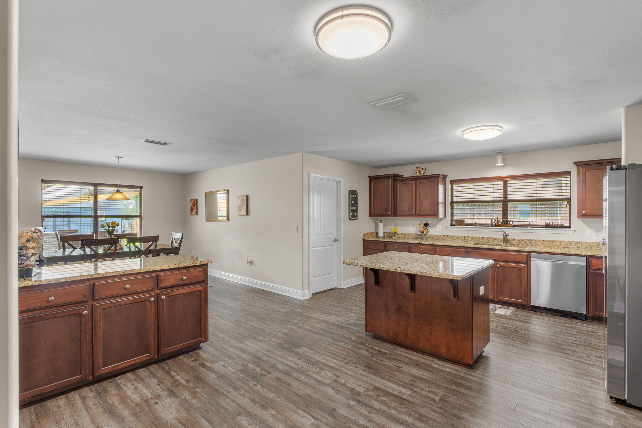 HOLLEY BY THE SEA - Residential