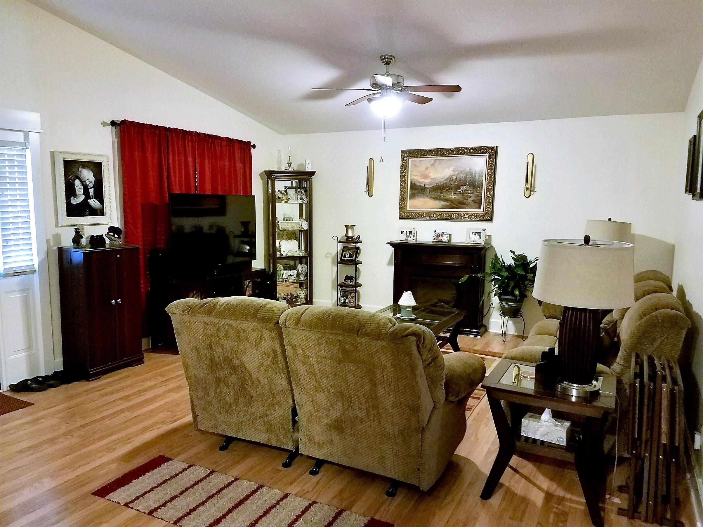 LAKE HOLLEY ESTATES - Residential