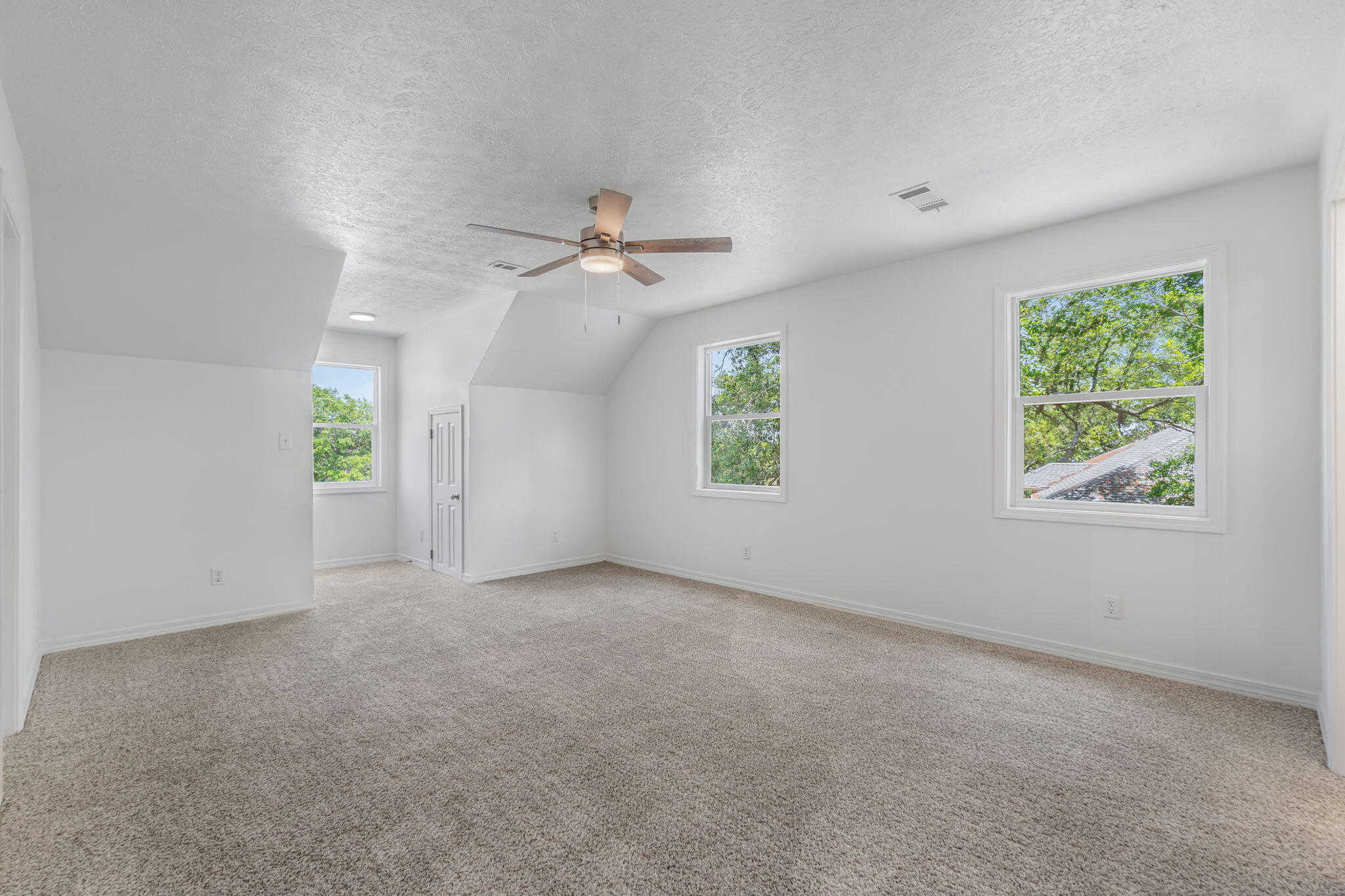 SOUNDSIDE EAST - Residential