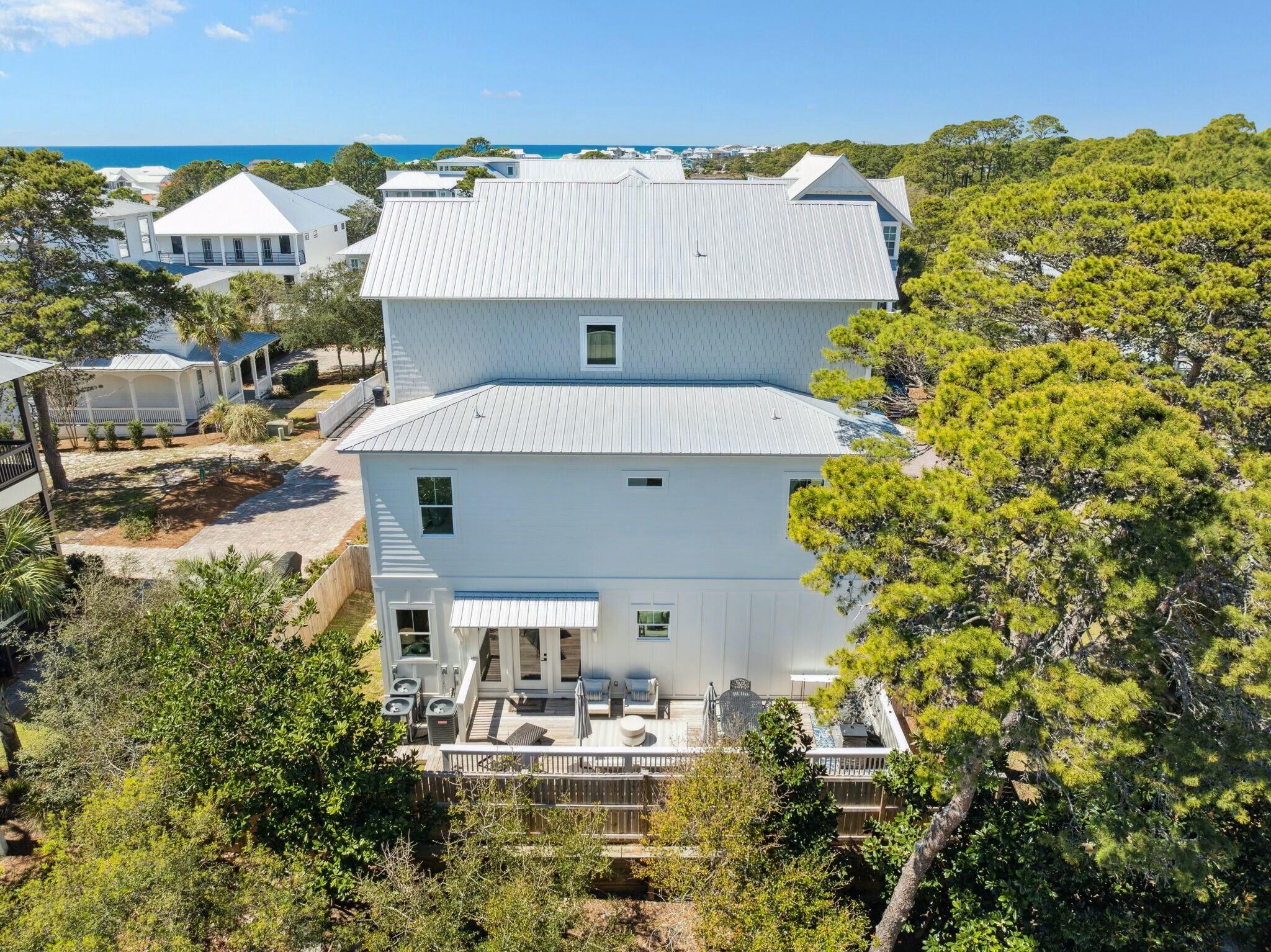 SEA POINTE - Residential