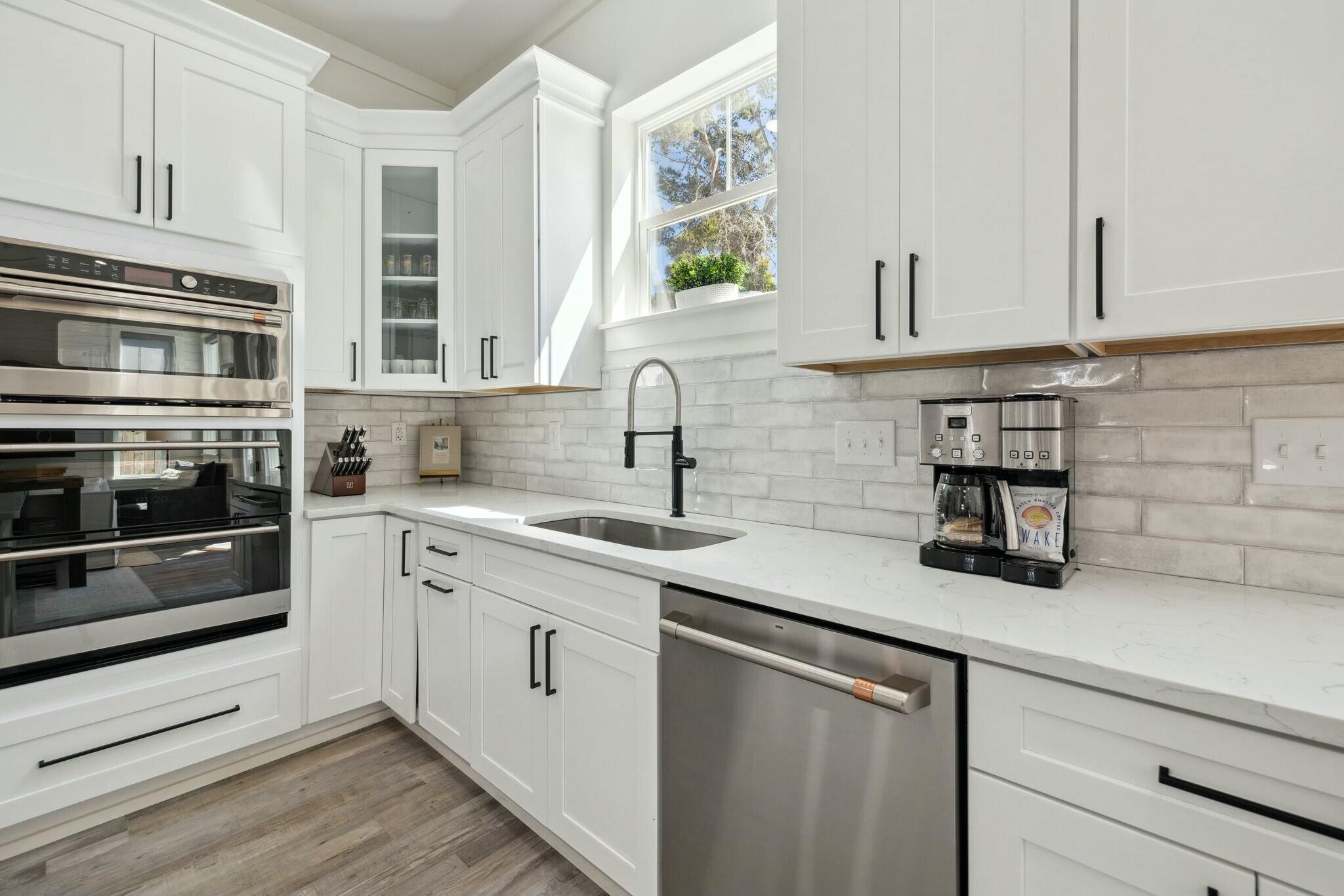 SEA POINTE - Residential