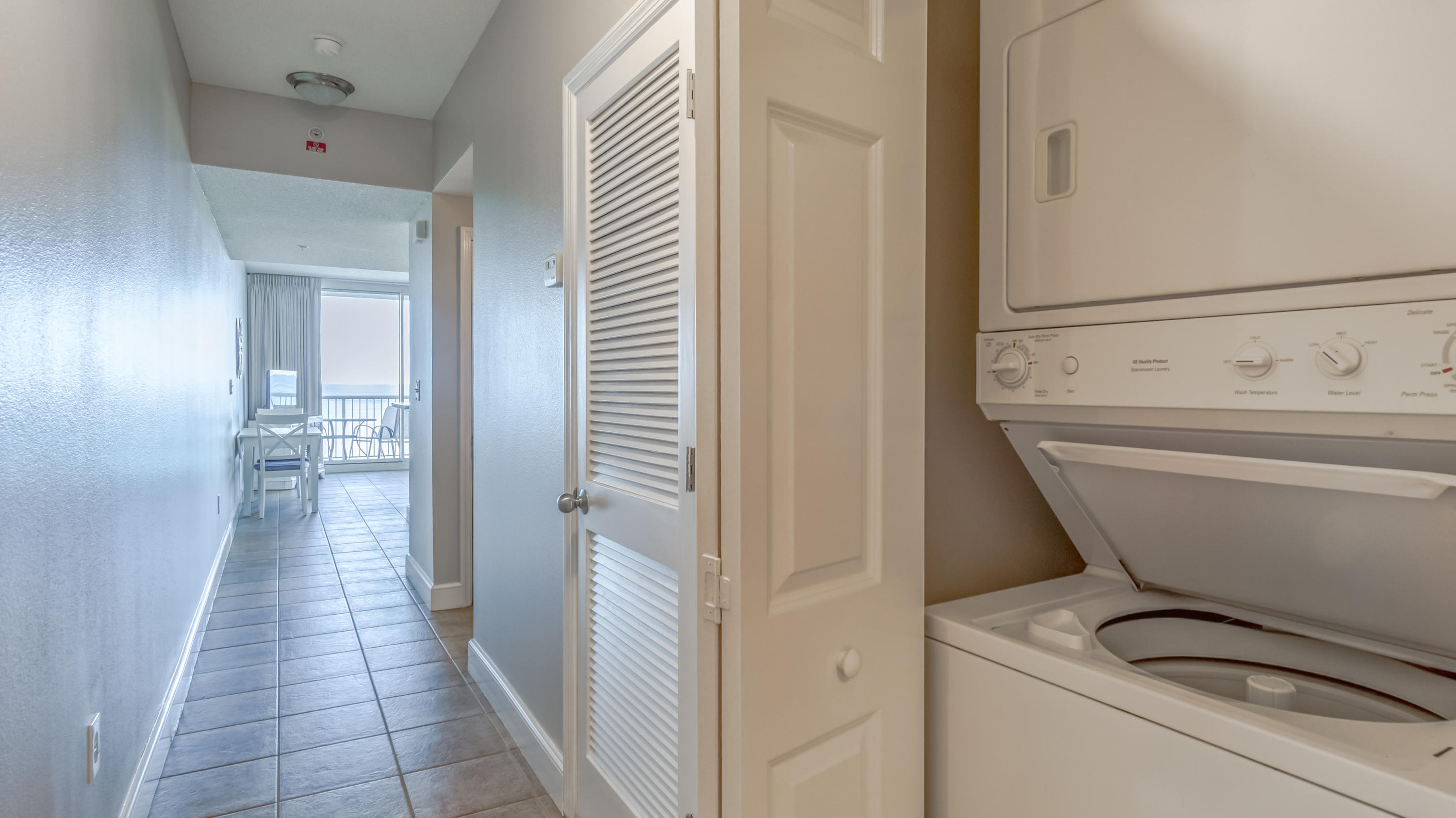 MAJESTIC BEACH TOWERS I - Residential