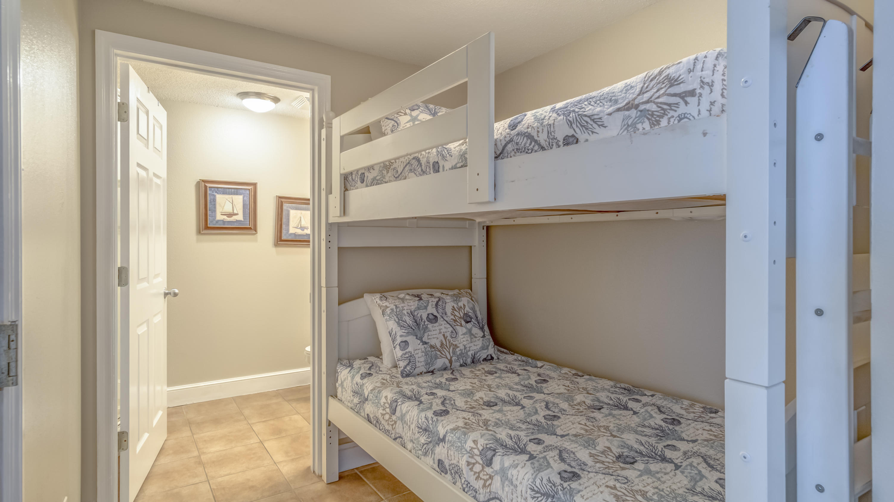 MAJESTIC BEACH TOWERS I - Residential