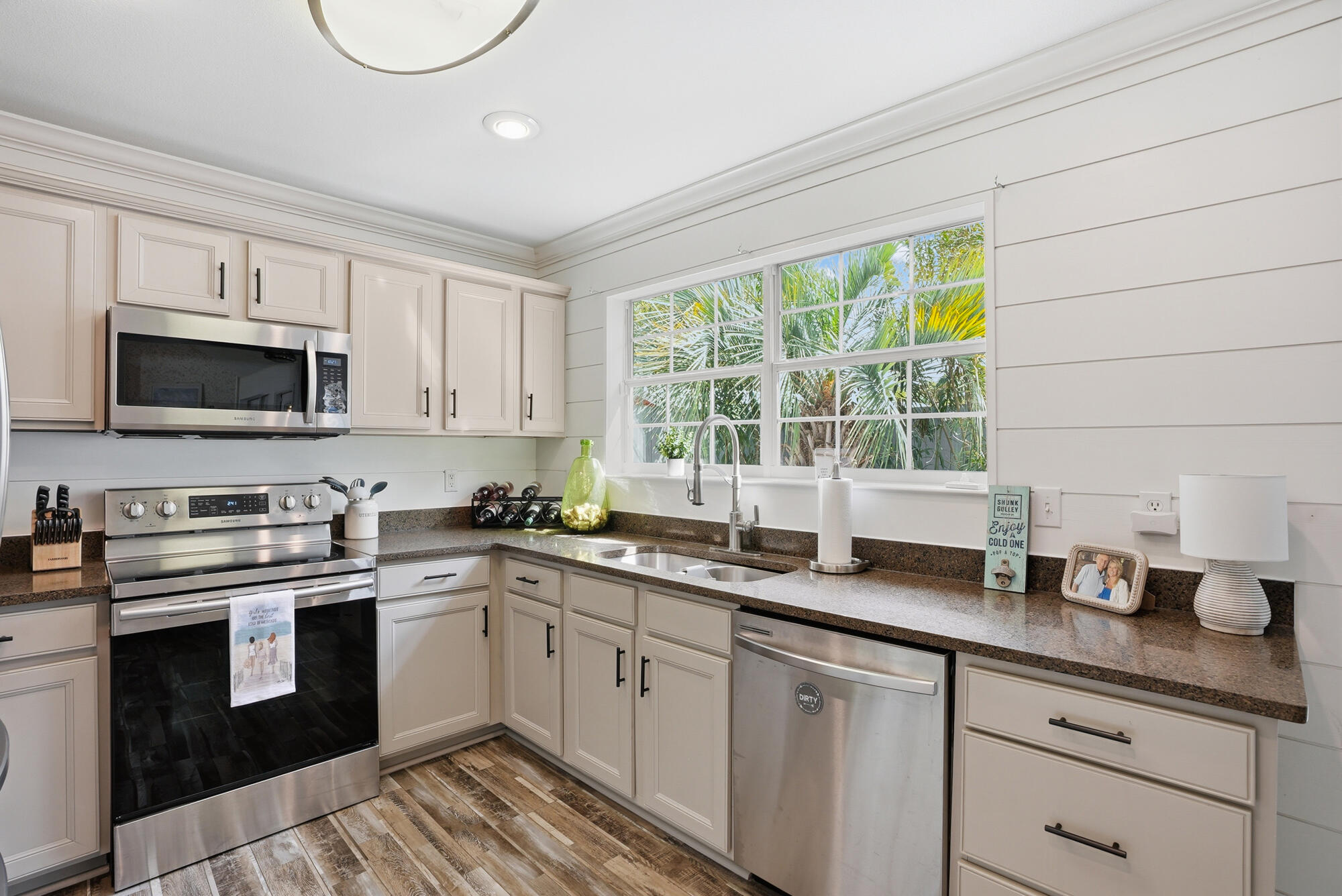 OLDE FLORIDA LAKES - Residential