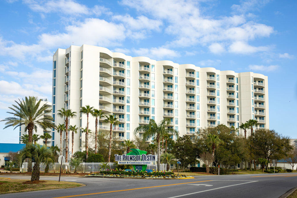 THE PALMS OF DESTIN - Residential