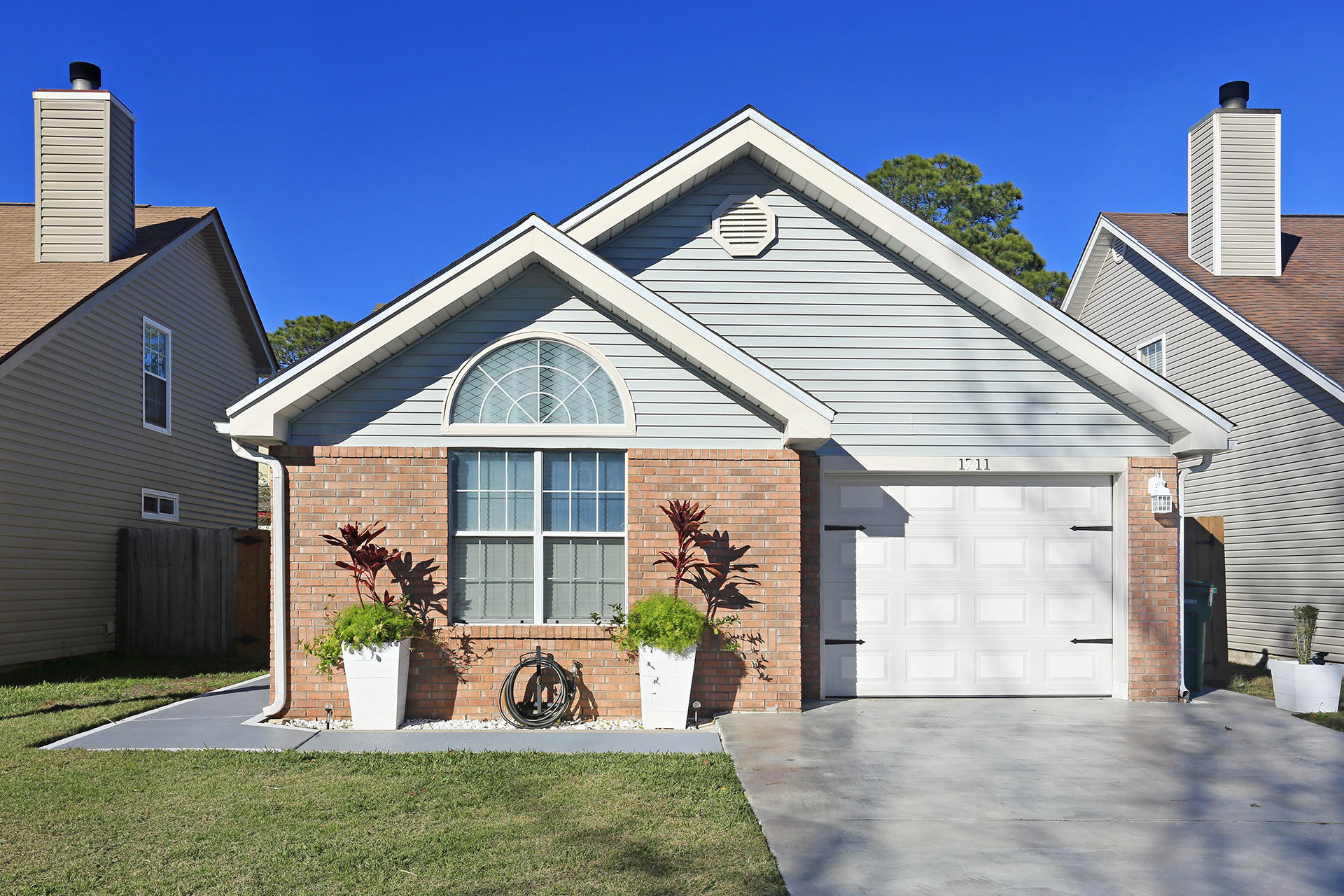 LAKE CHARLESTON - Residential