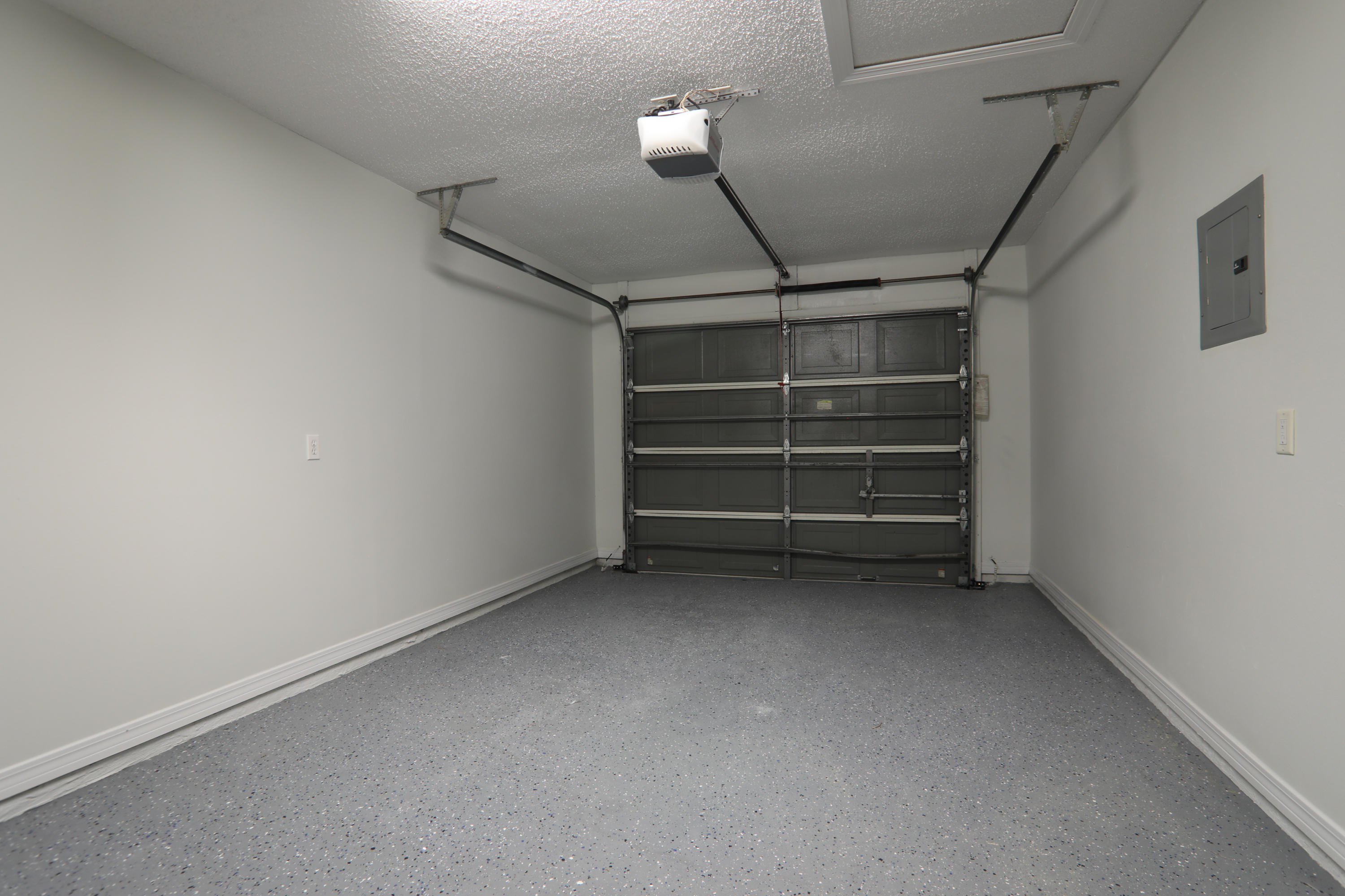 SOUTH POINTE EST - Residential