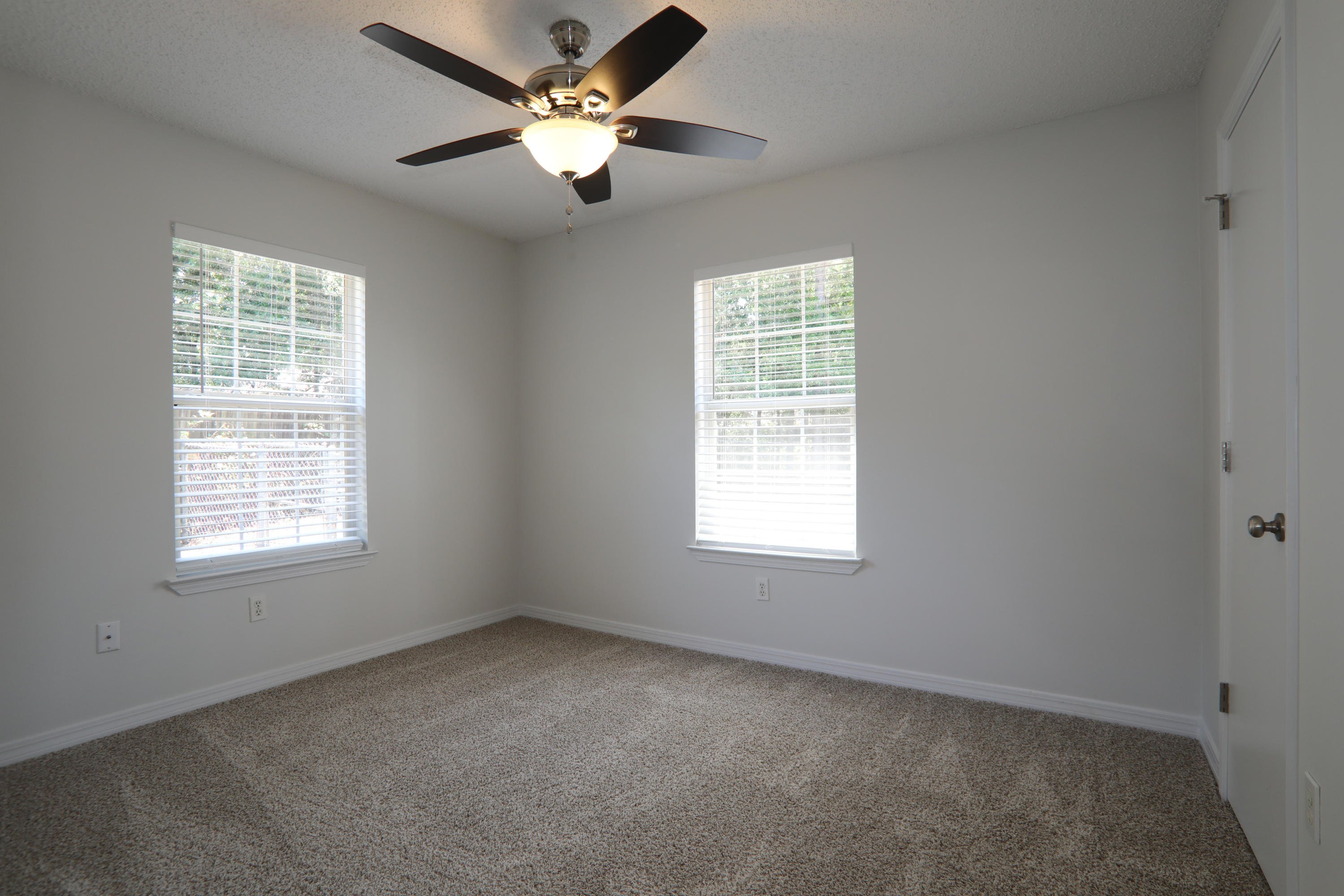 SOUTH POINTE EST - Residential