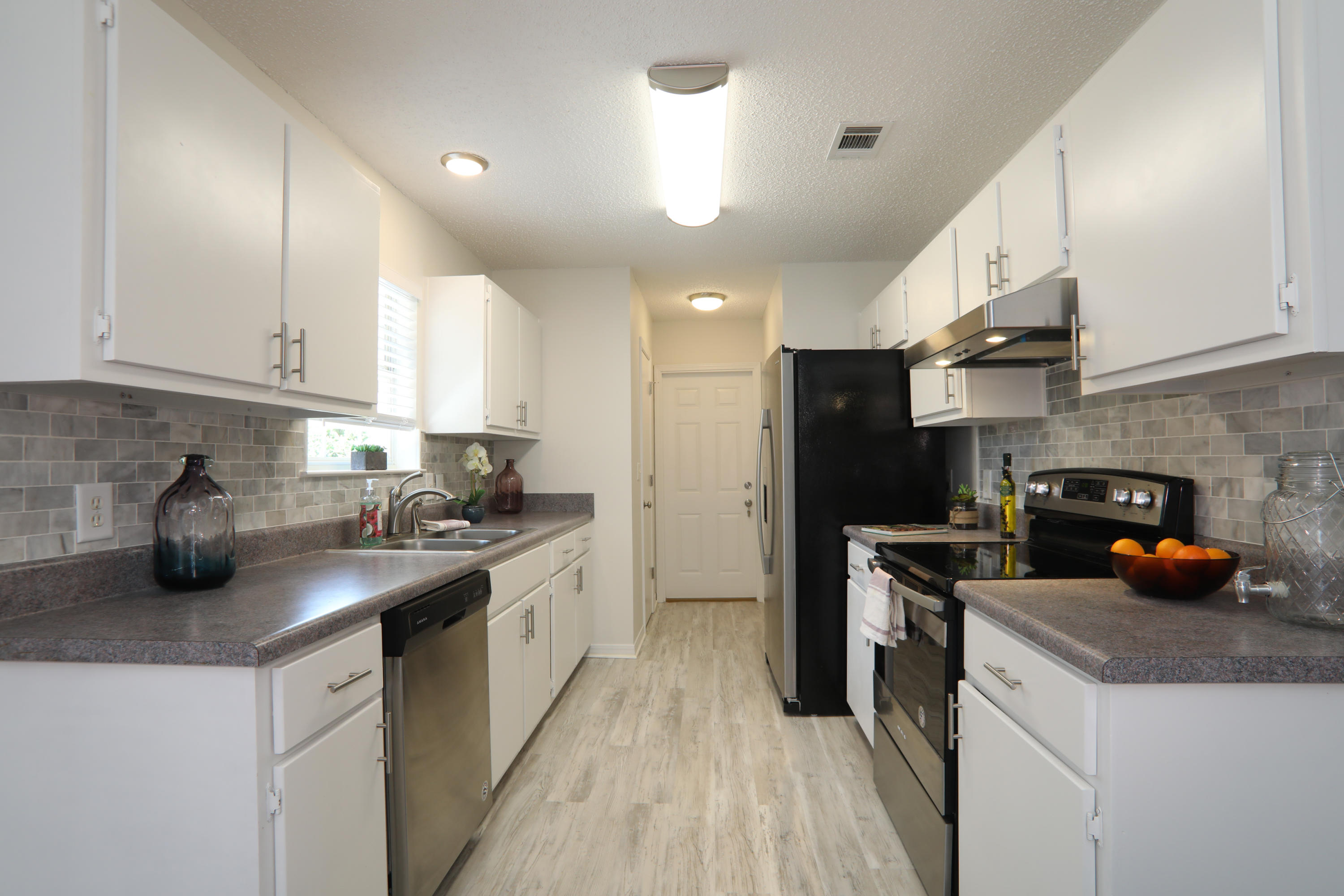 SOUTH POINTE EST - Residential