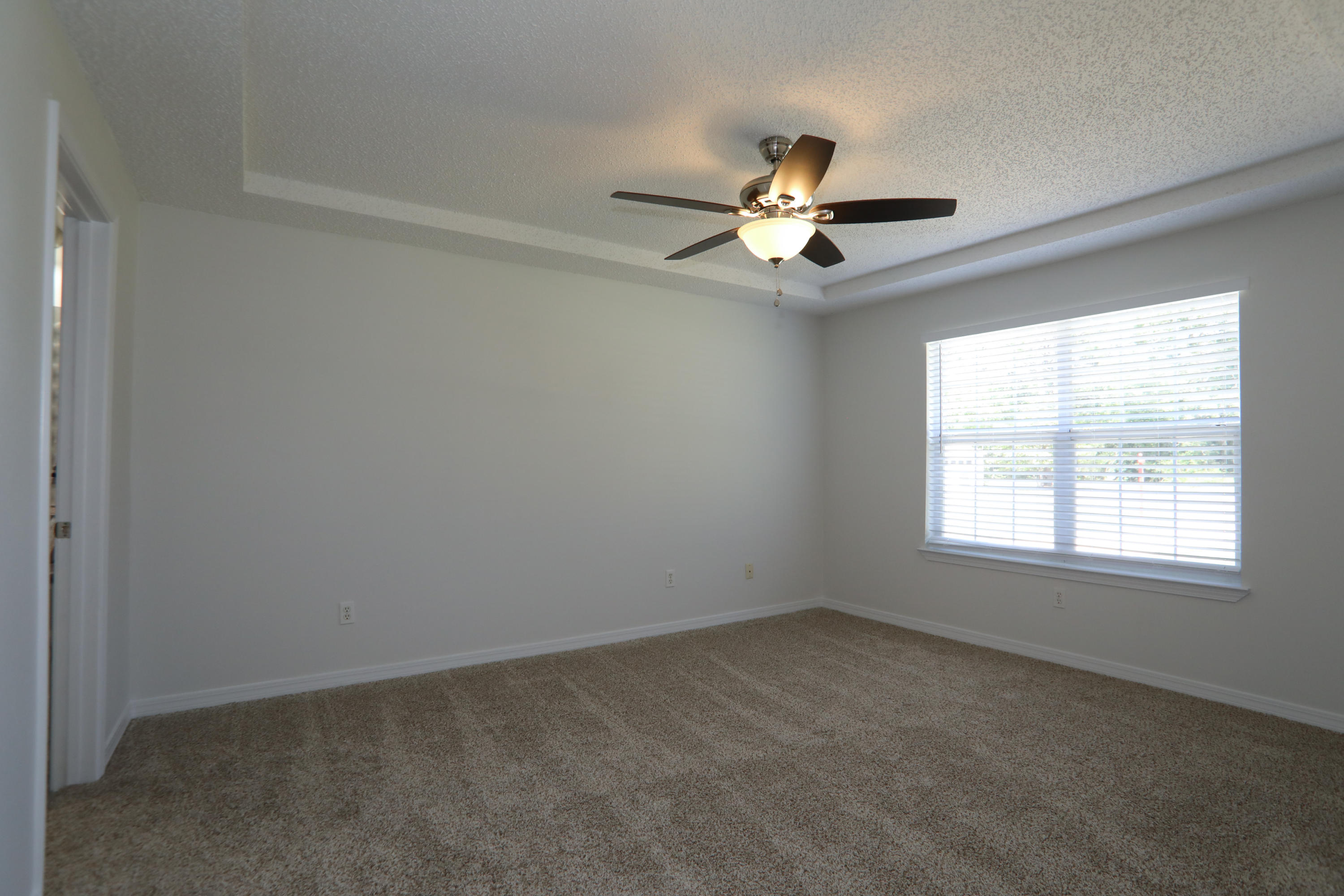 SOUTH POINTE EST - Residential