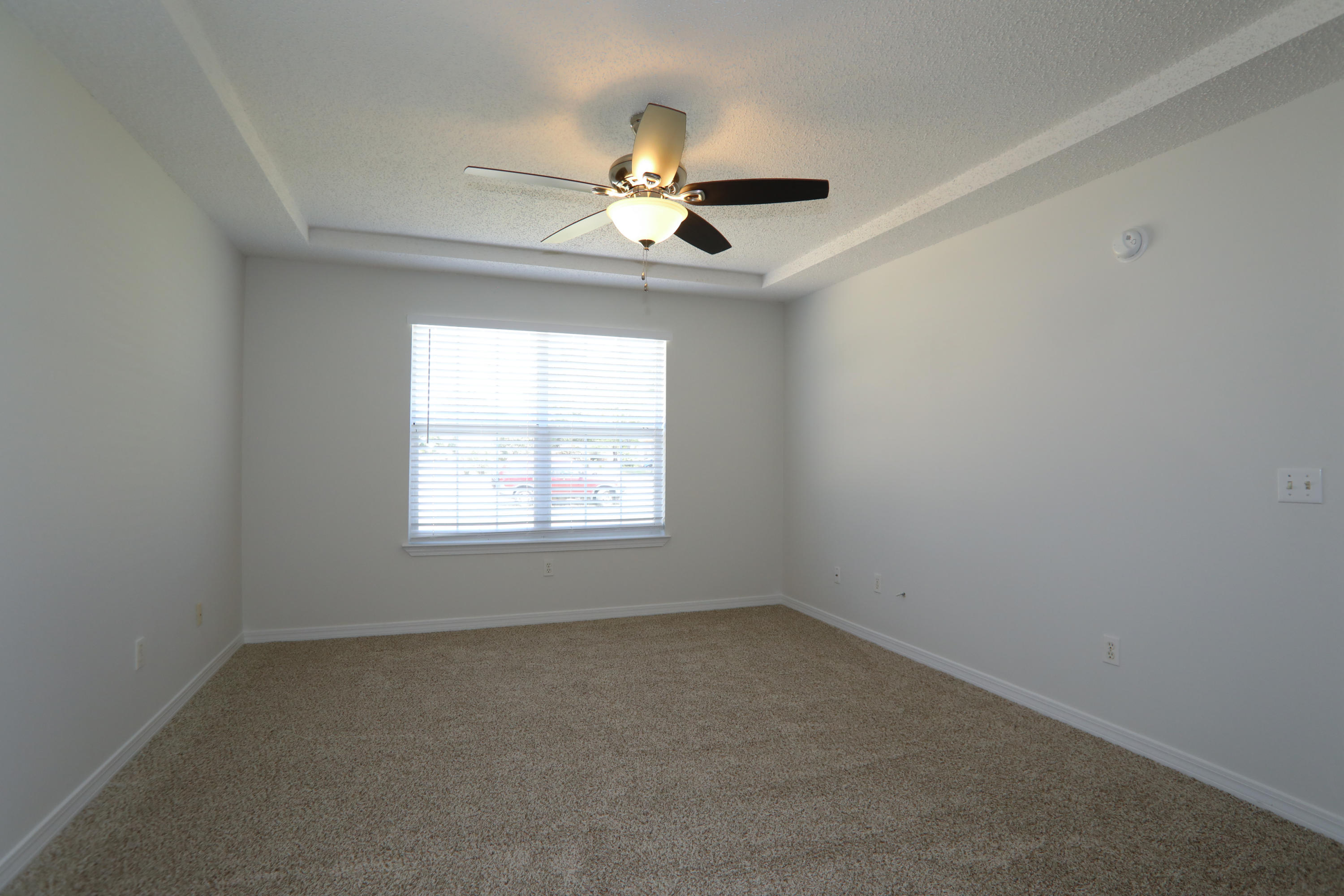 SOUTH POINTE EST - Residential