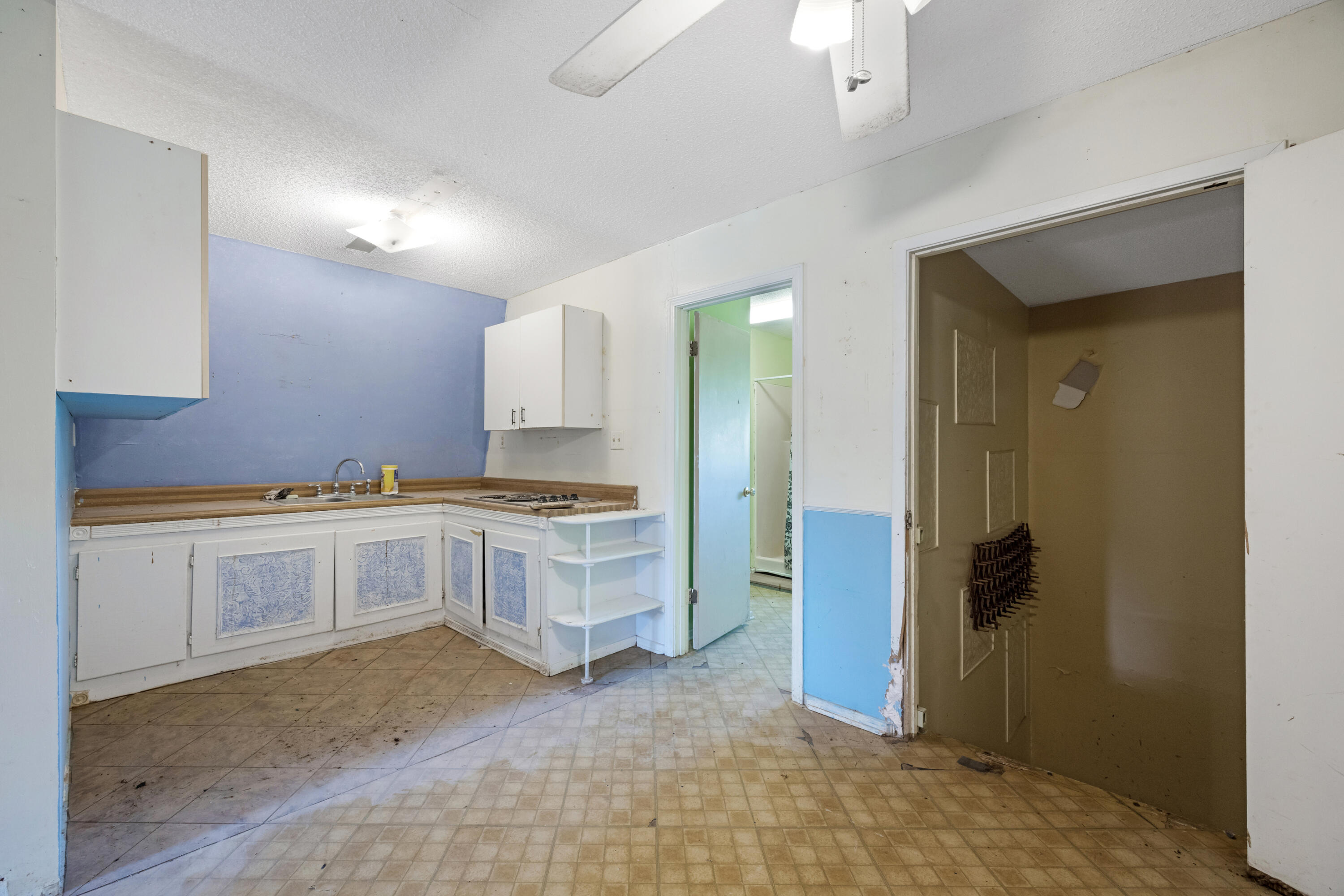 NO RECORDED SUBDIVISION - Residential