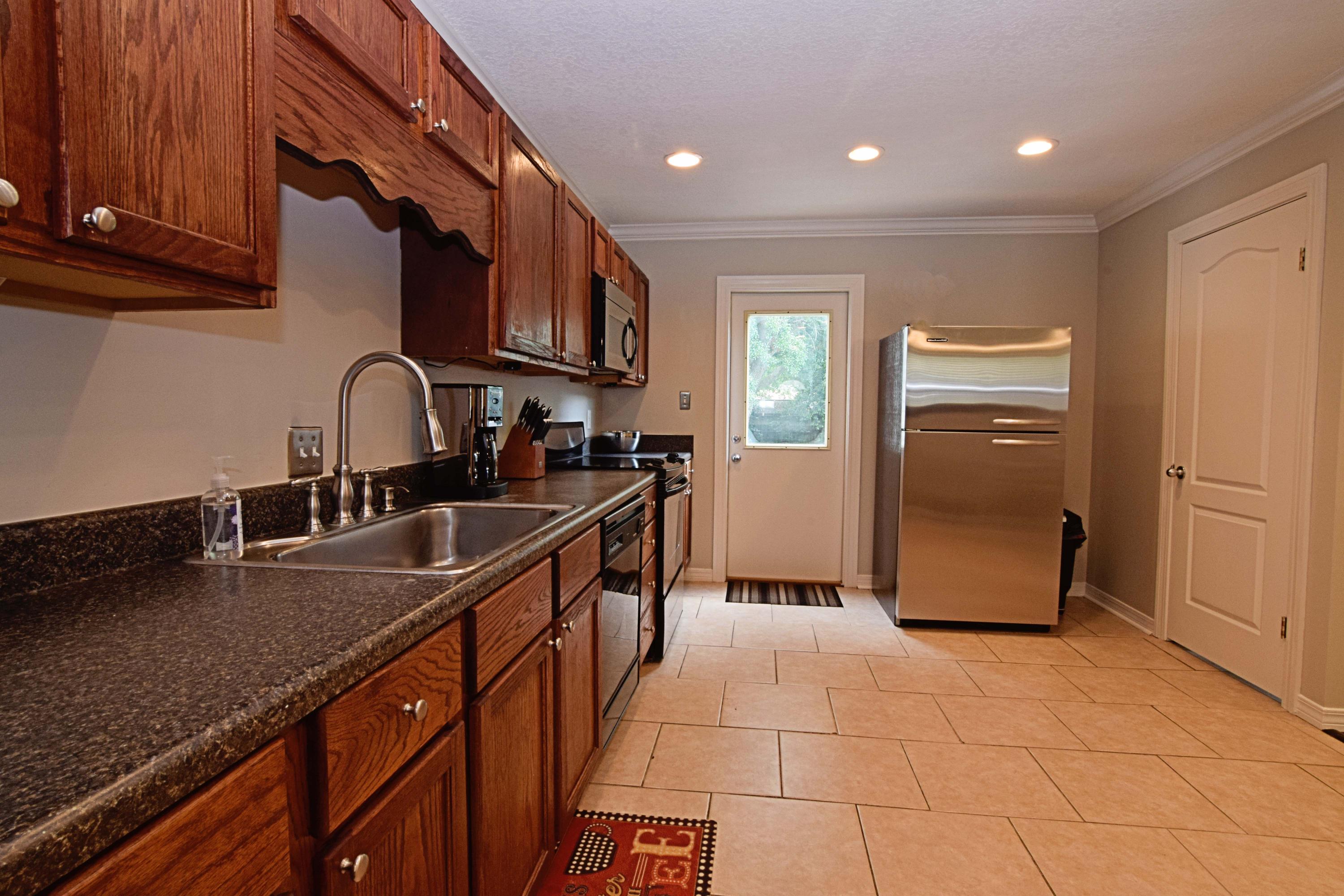 12-1s-23-253f-0002-0110 - Residential