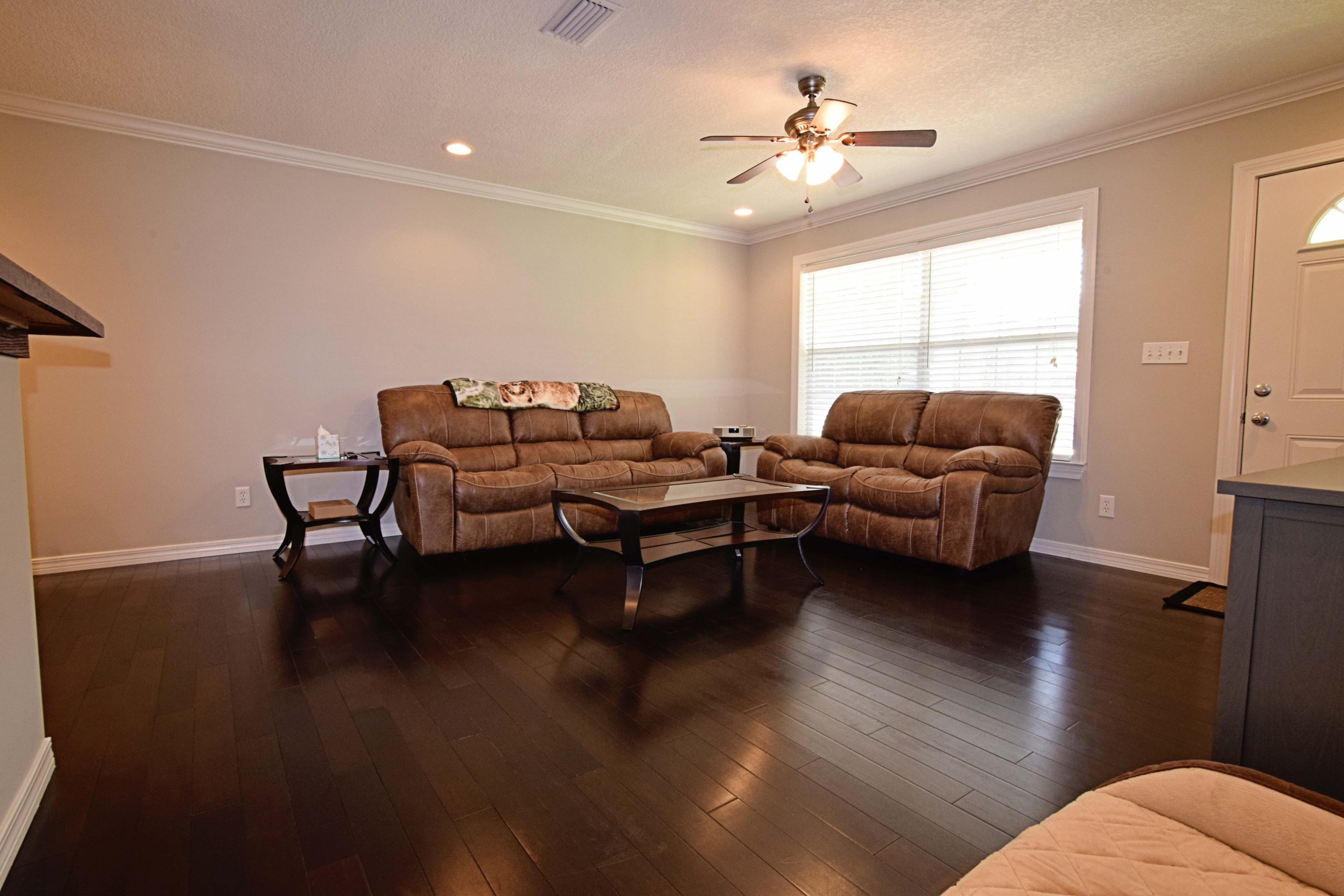 12-1s-23-253f-0002-0110 - Residential