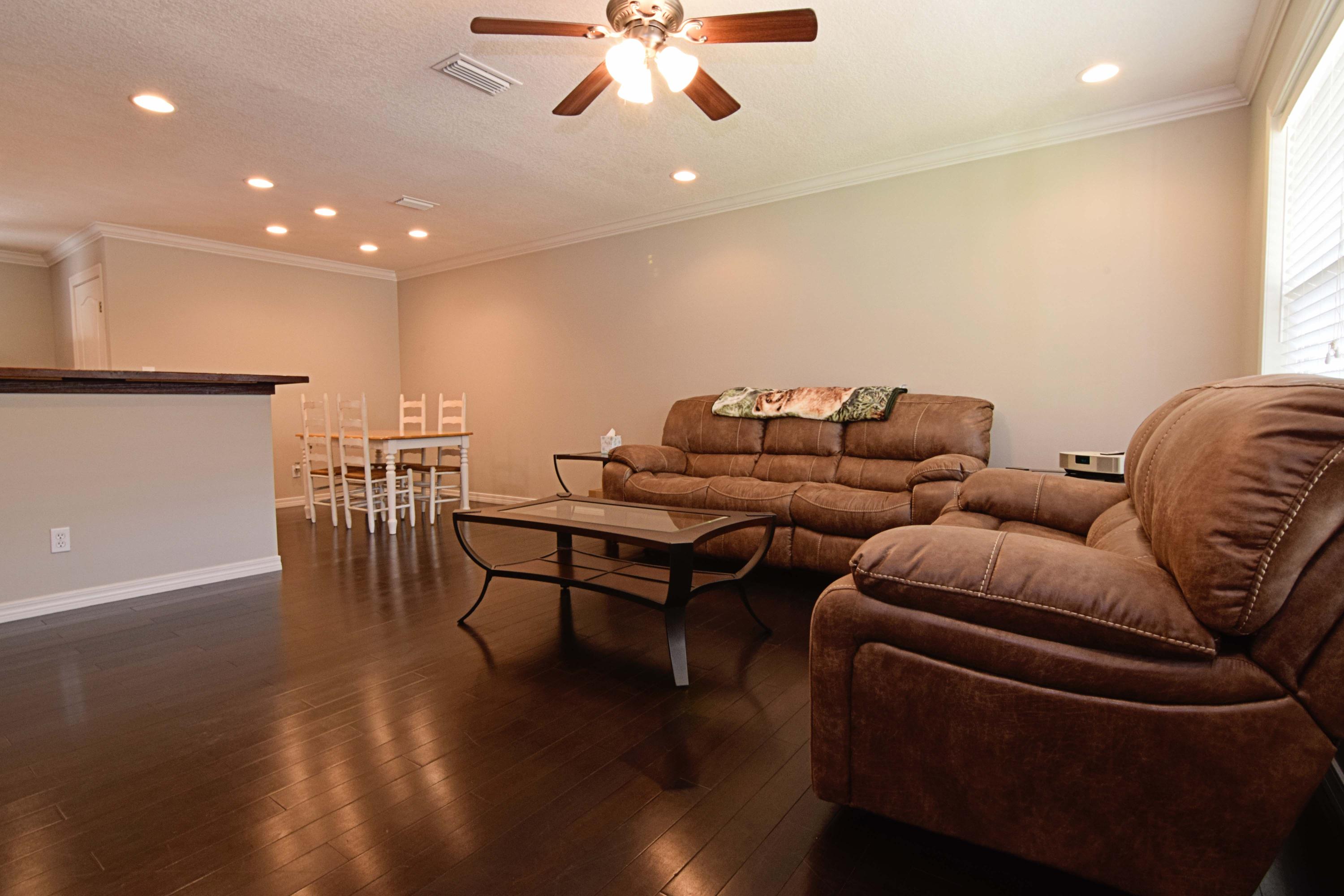 12-1s-23-253f-0002-0110 - Residential