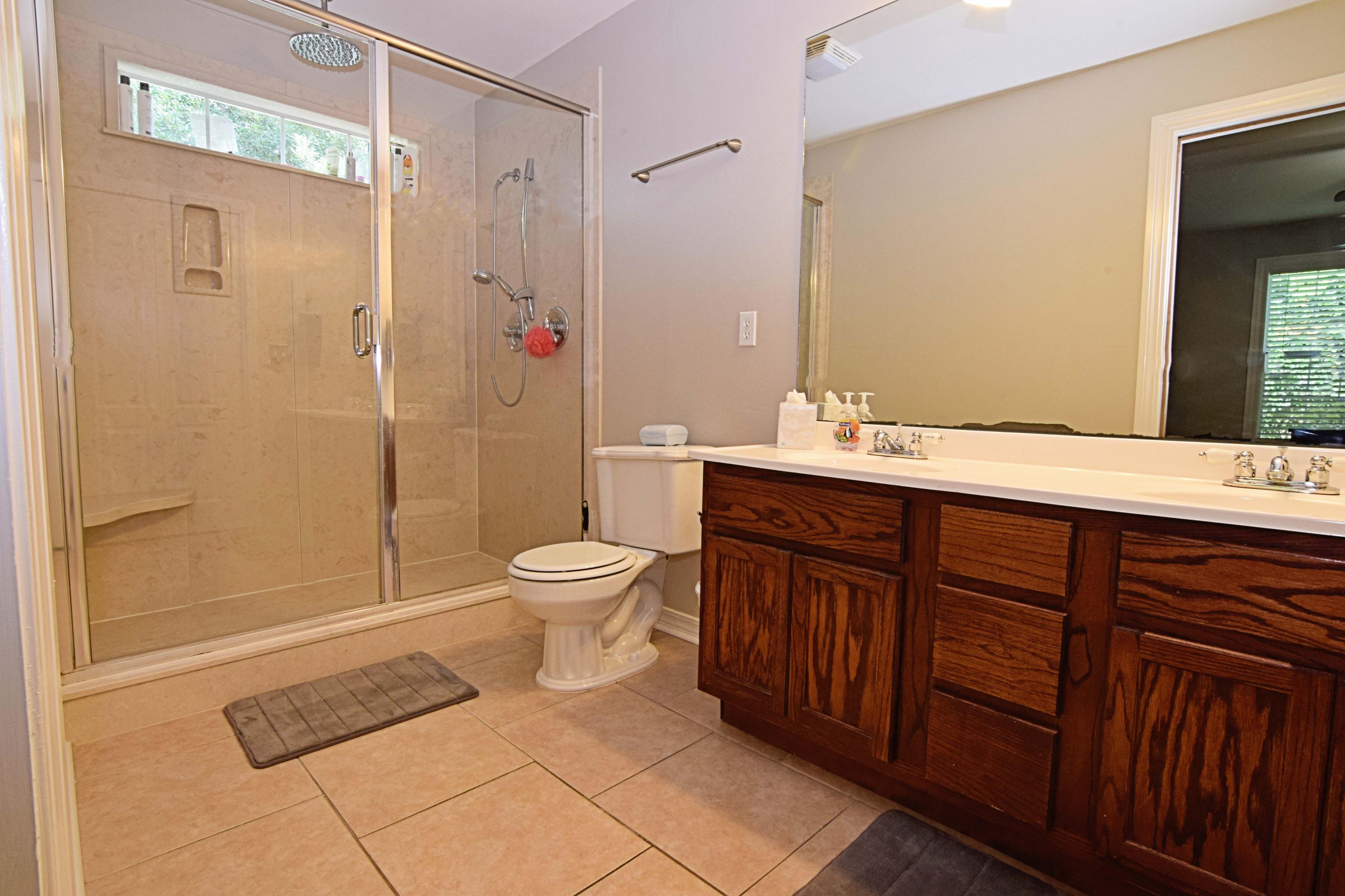 12-1s-23-253f-0002-0110 - Residential