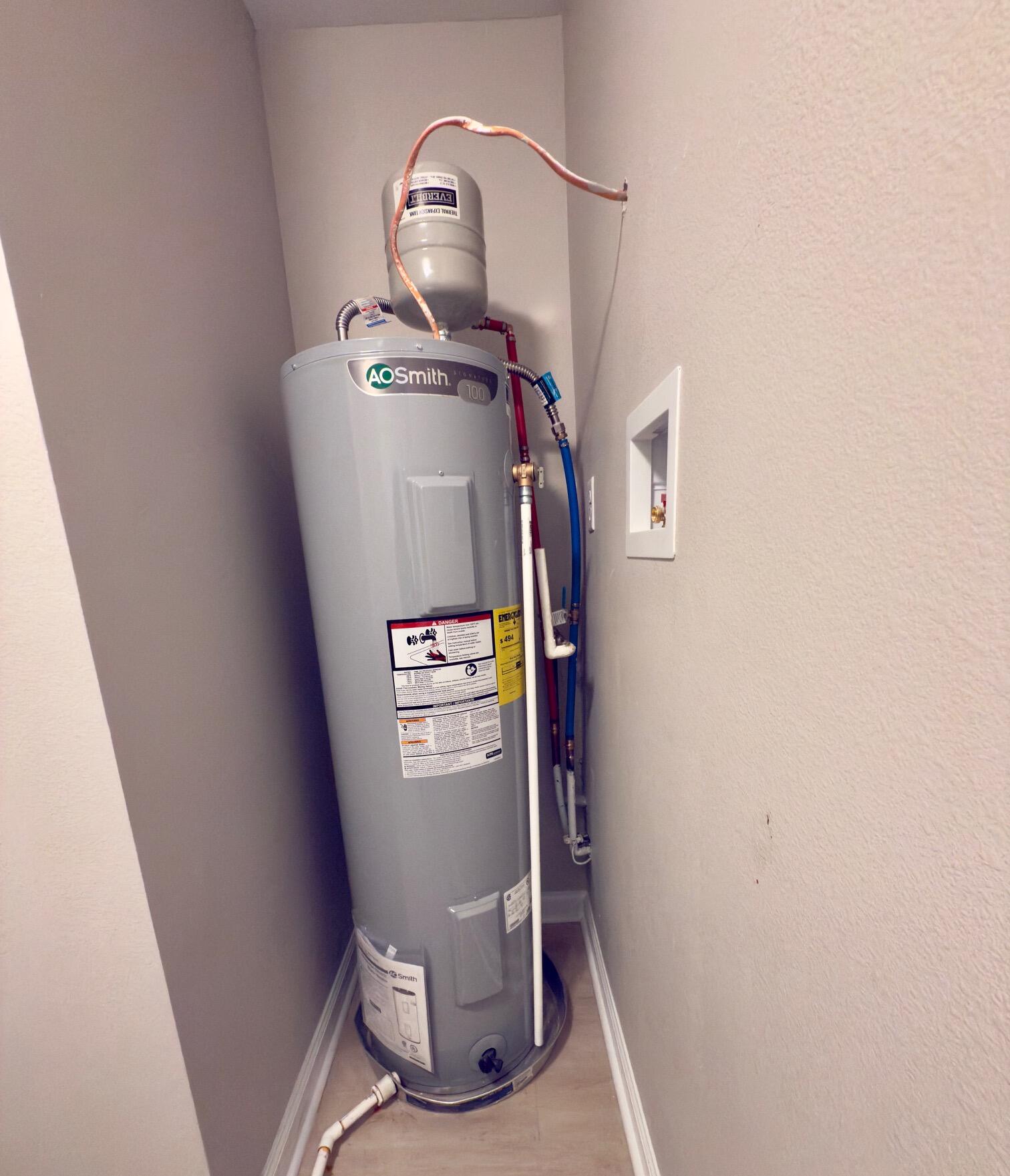 LAKEWOOD S/D LOT 3 BLK 2 - Residential