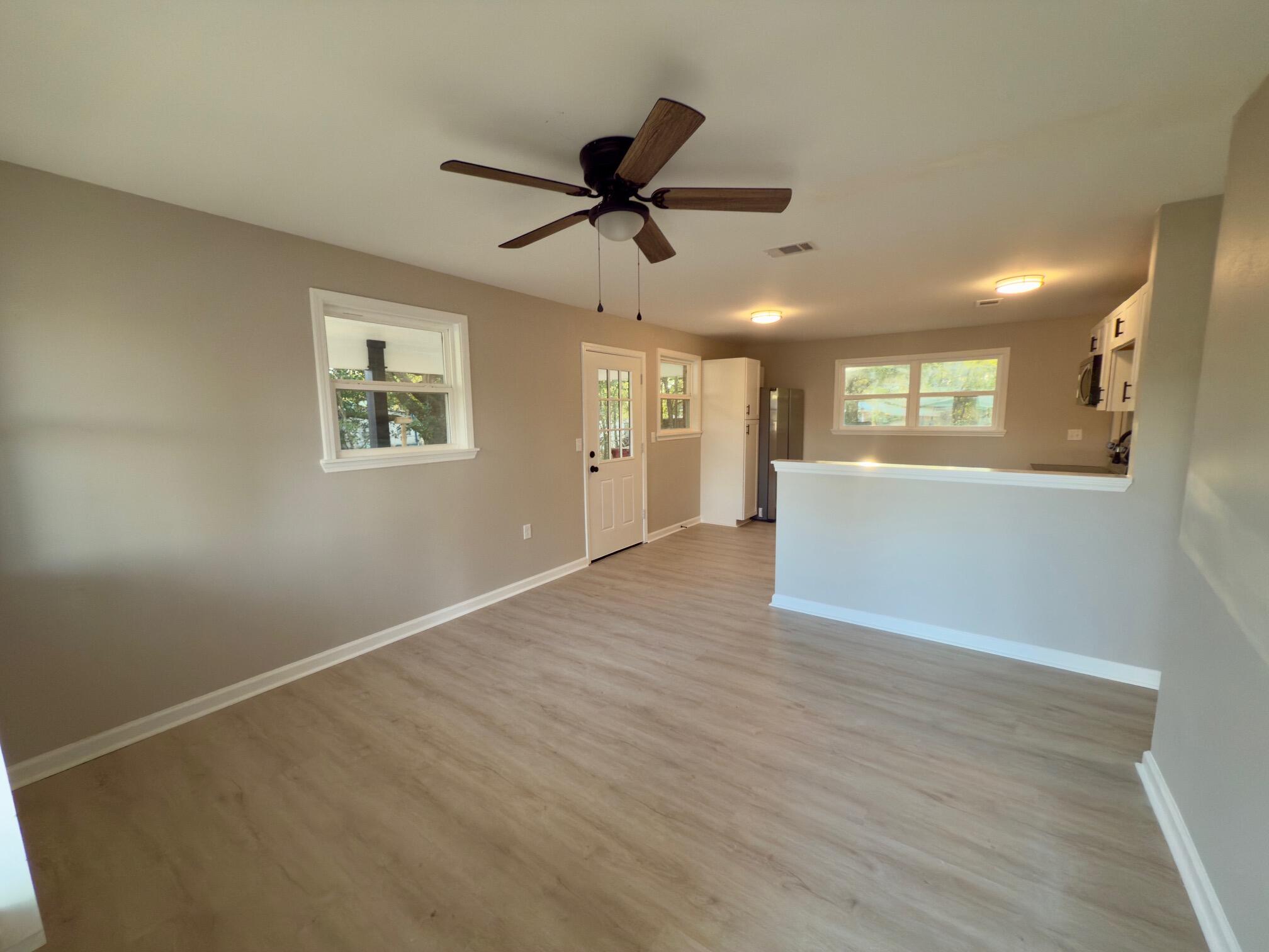 LAKEWOOD S/D LOT 3 BLK 2 - Residential