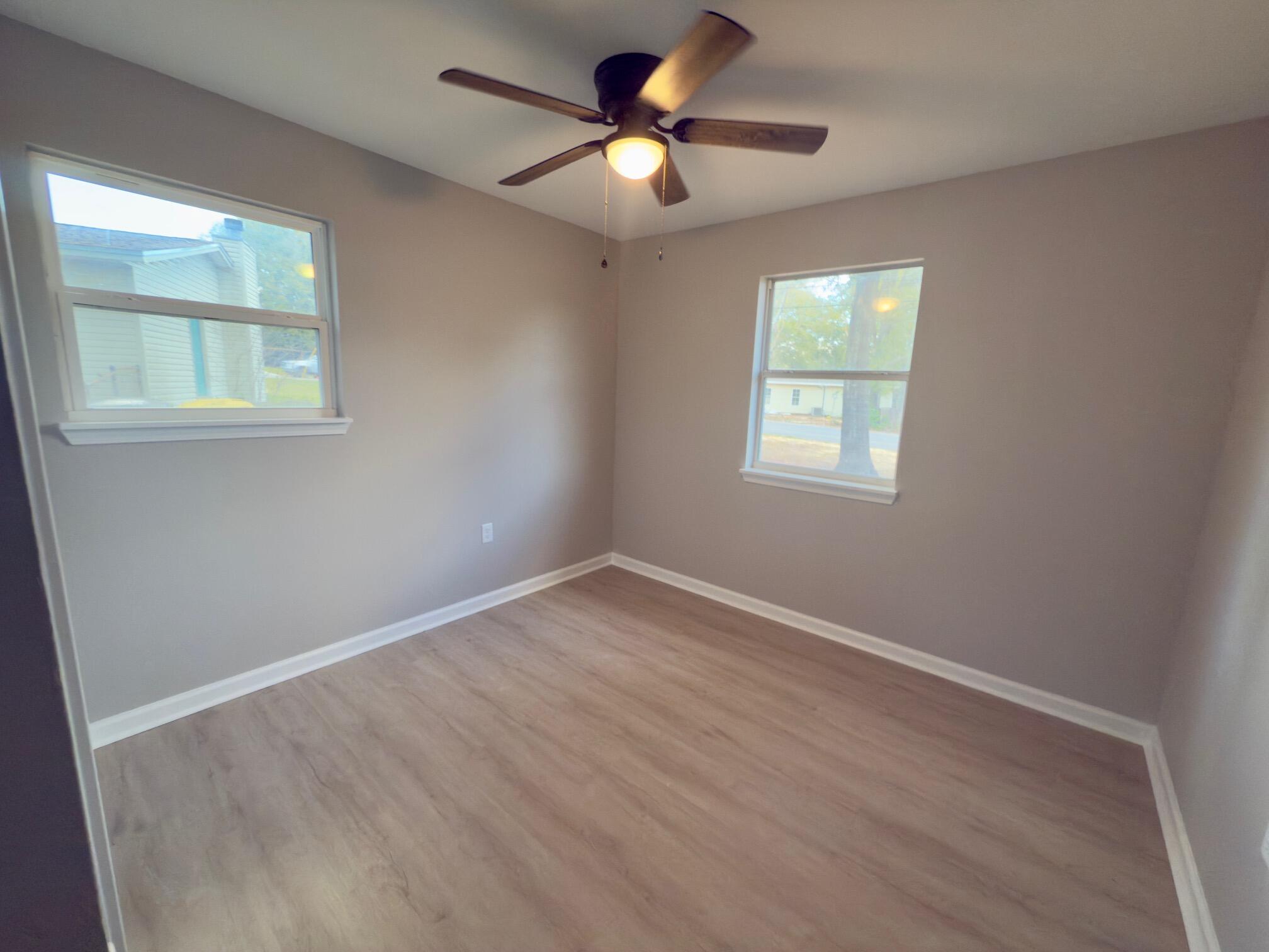 LAKEWOOD S/D LOT 3 BLK 2 - Residential