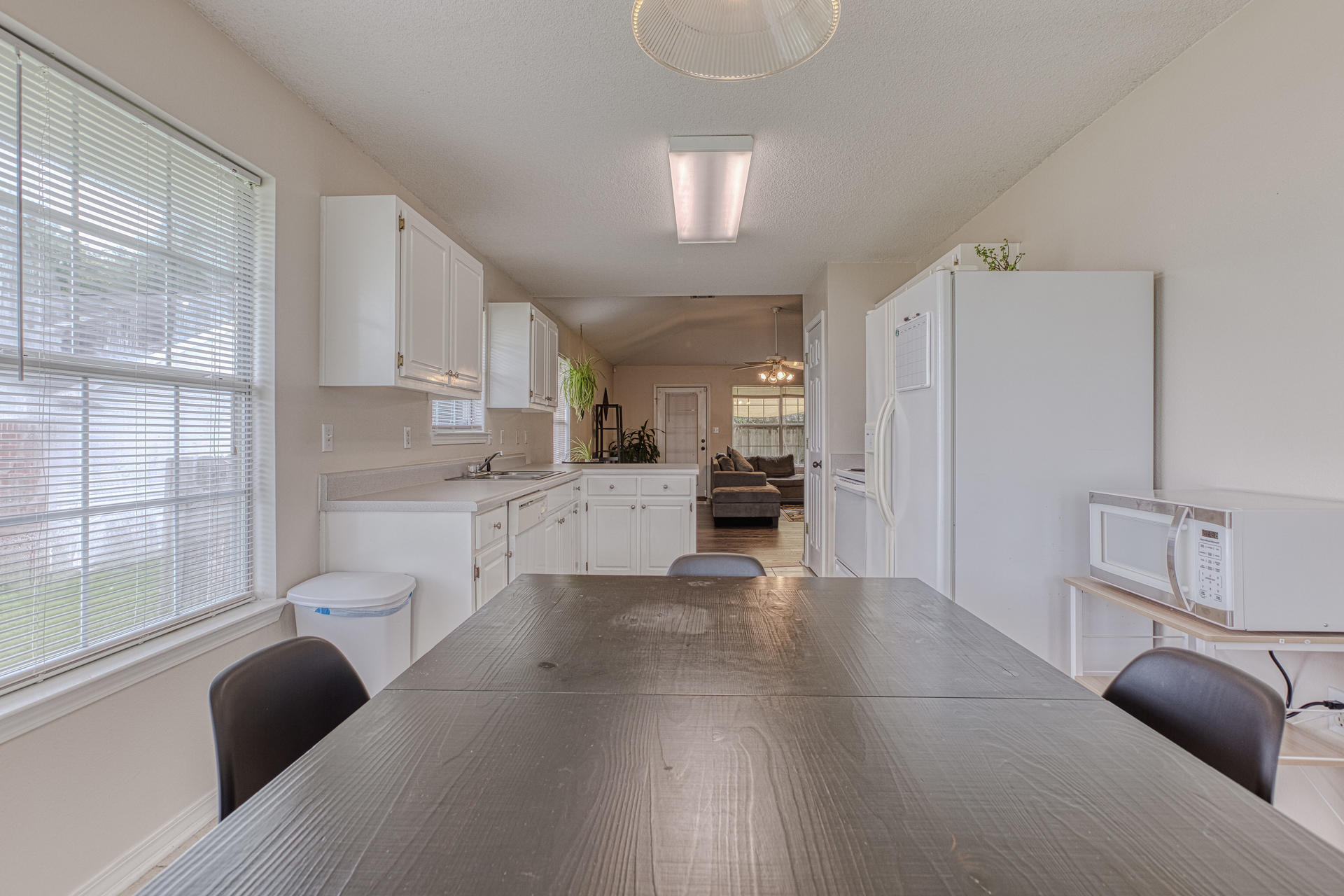 CHEROKEE BEND S/D - Residential Lease