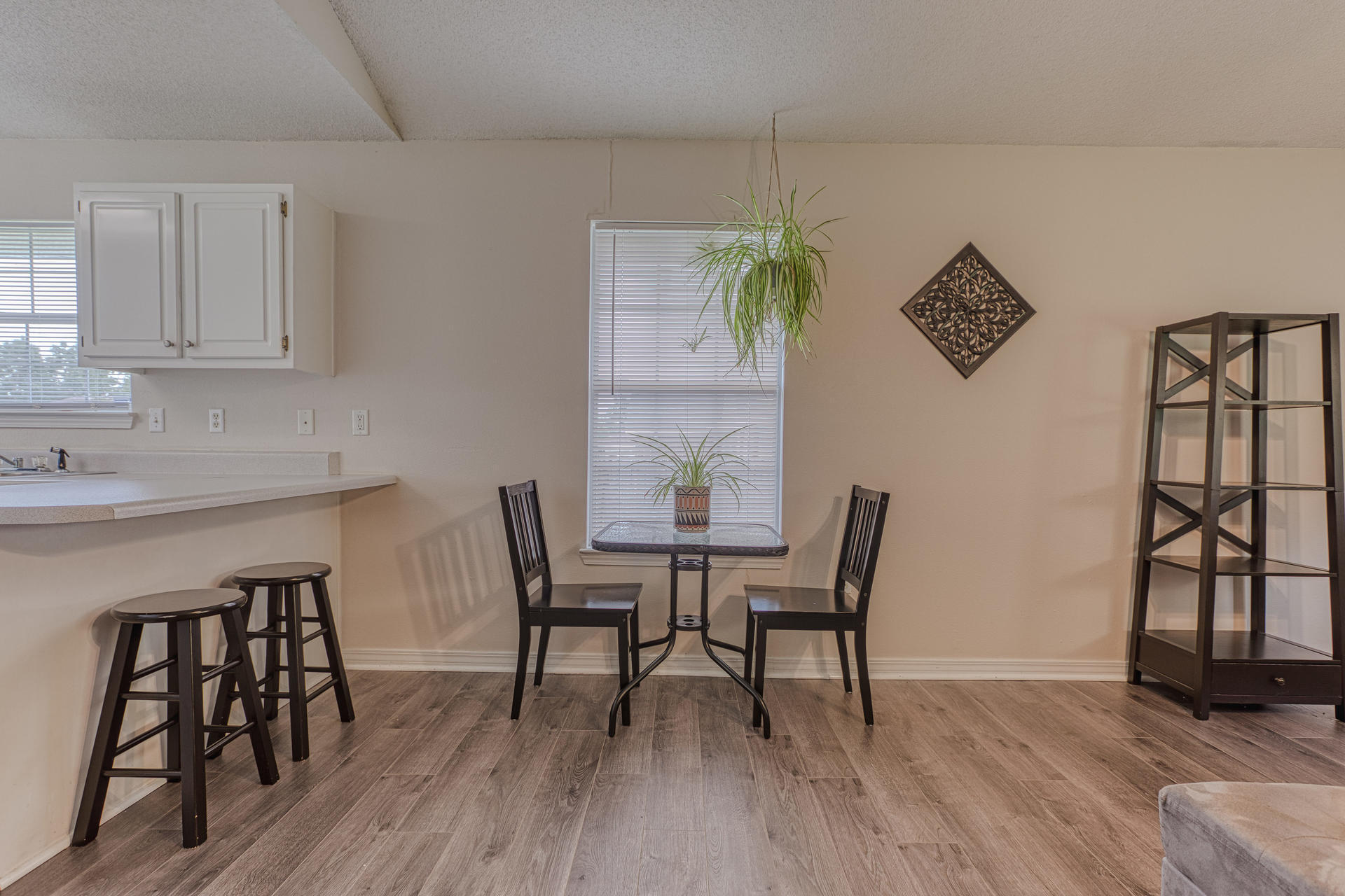 CHEROKEE BEND S/D - Residential Lease