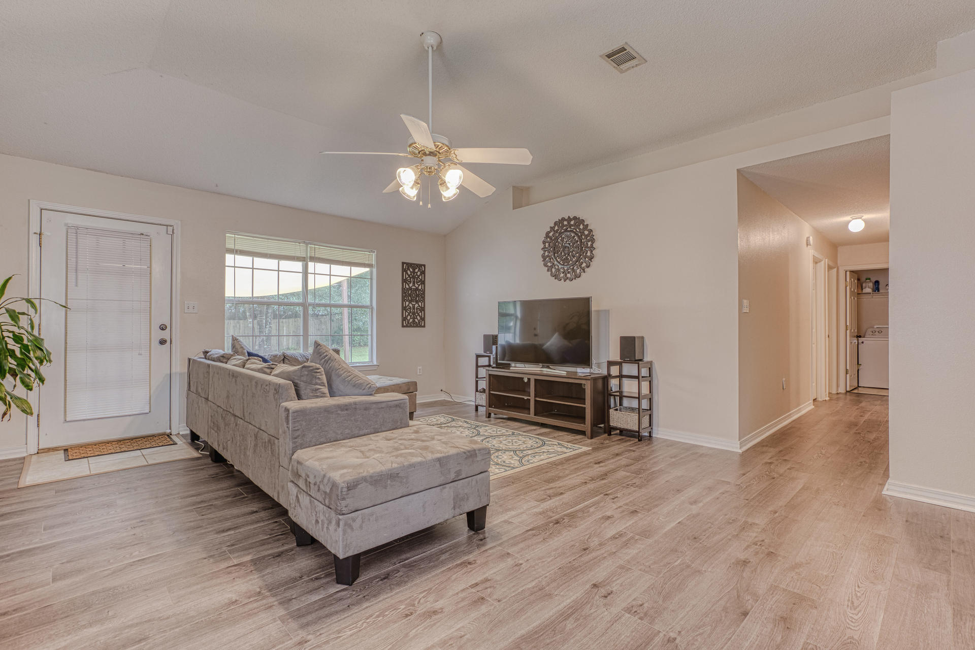 CHEROKEE BEND S/D - Residential Lease