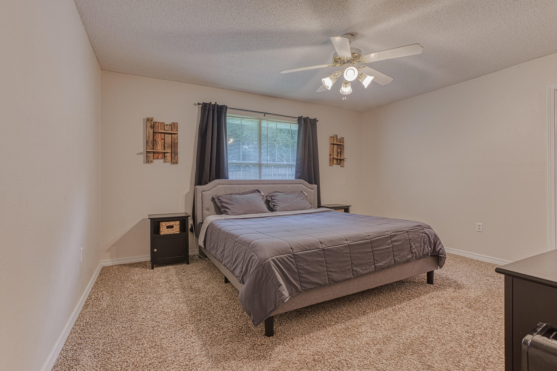 CHEROKEE BEND S/D - Residential Lease