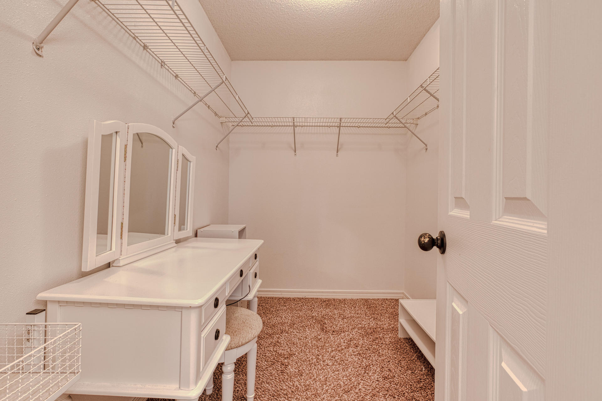 CHEROKEE BEND S/D - Residential Lease