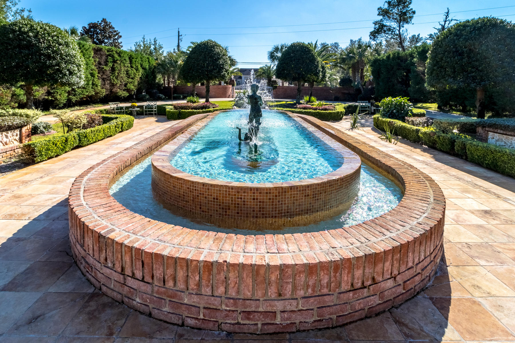 WHISPERING OAKS - Residential