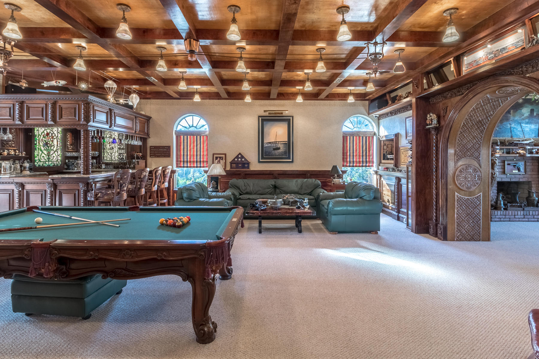 WHISPERING OAKS - Residential