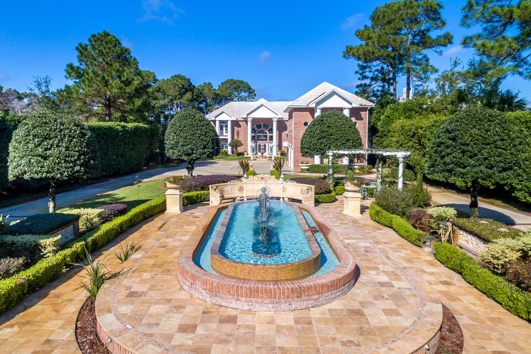WHISPERING OAKS - Residential