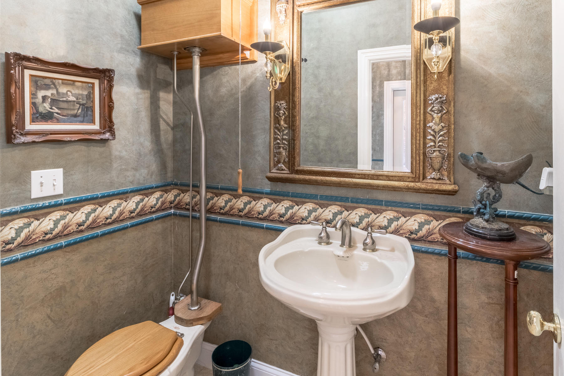 WHISPERING OAKS - Residential