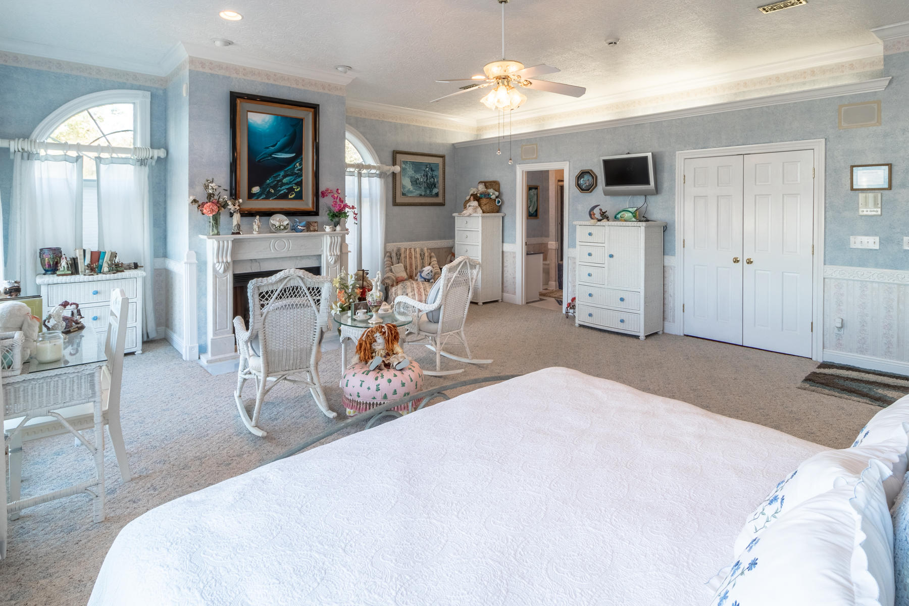 WHISPERING OAKS - Residential