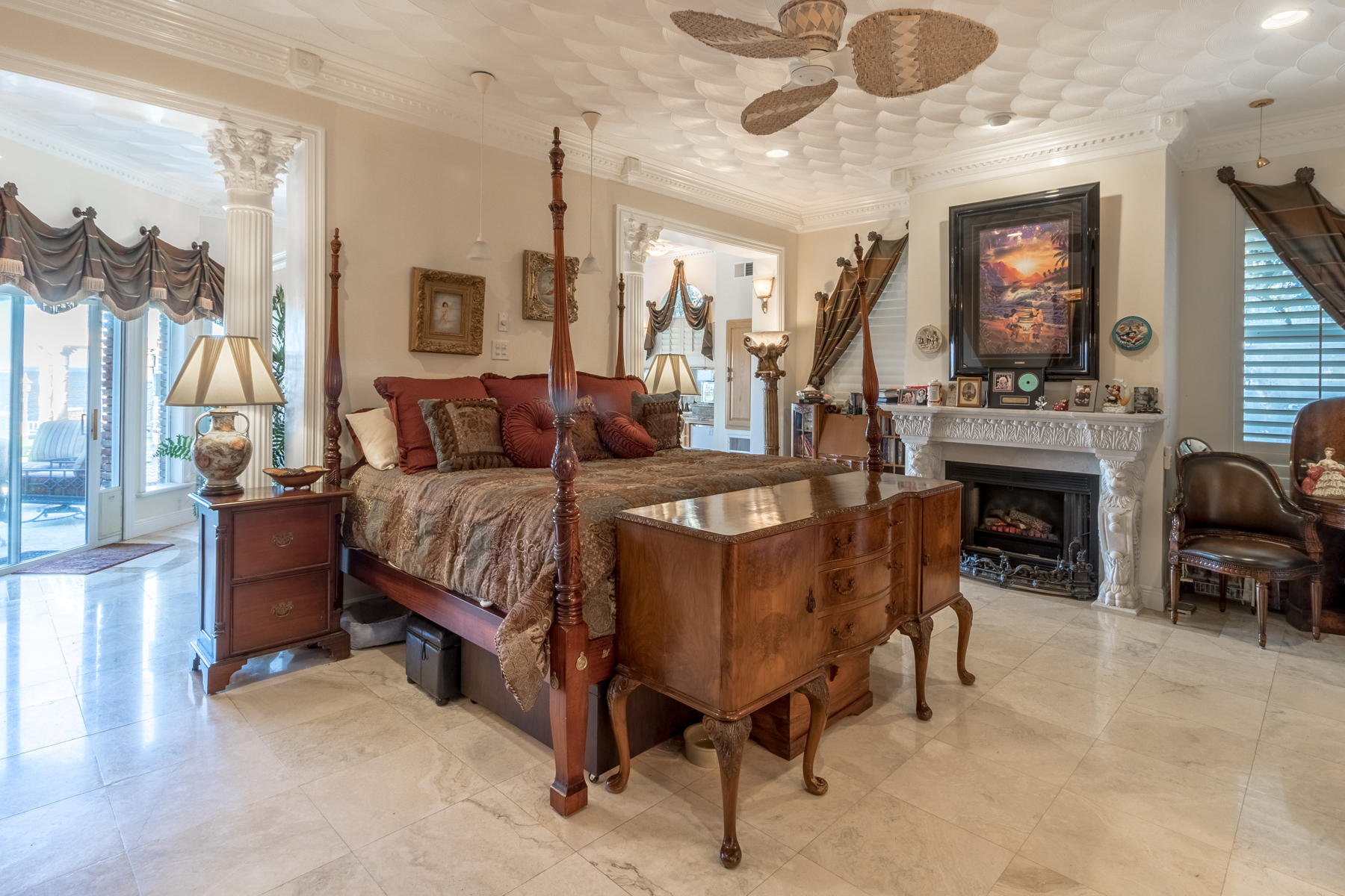 WHISPERING OAKS - Residential