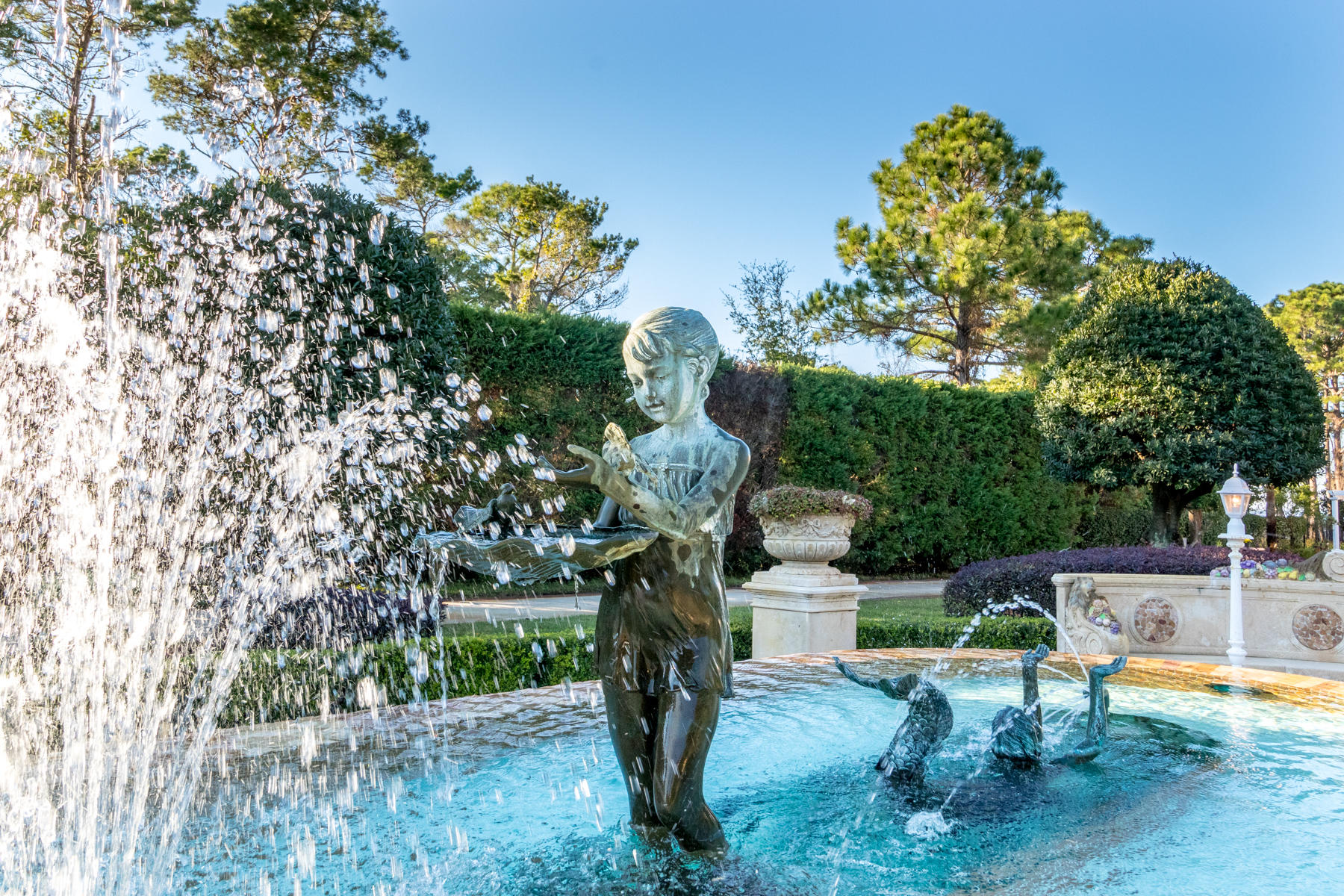 WHISPERING OAKS - Residential