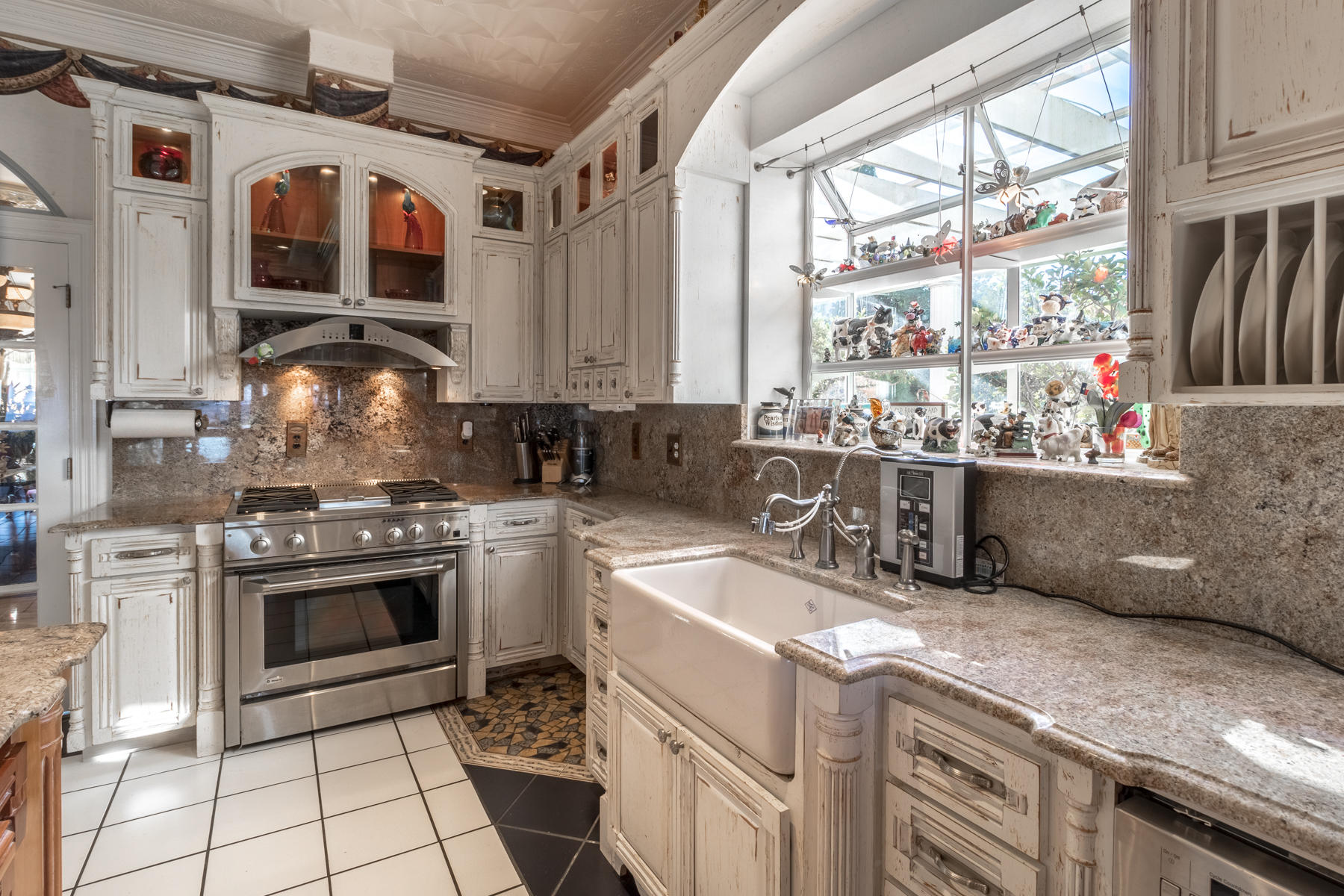 WHISPERING OAKS - Residential